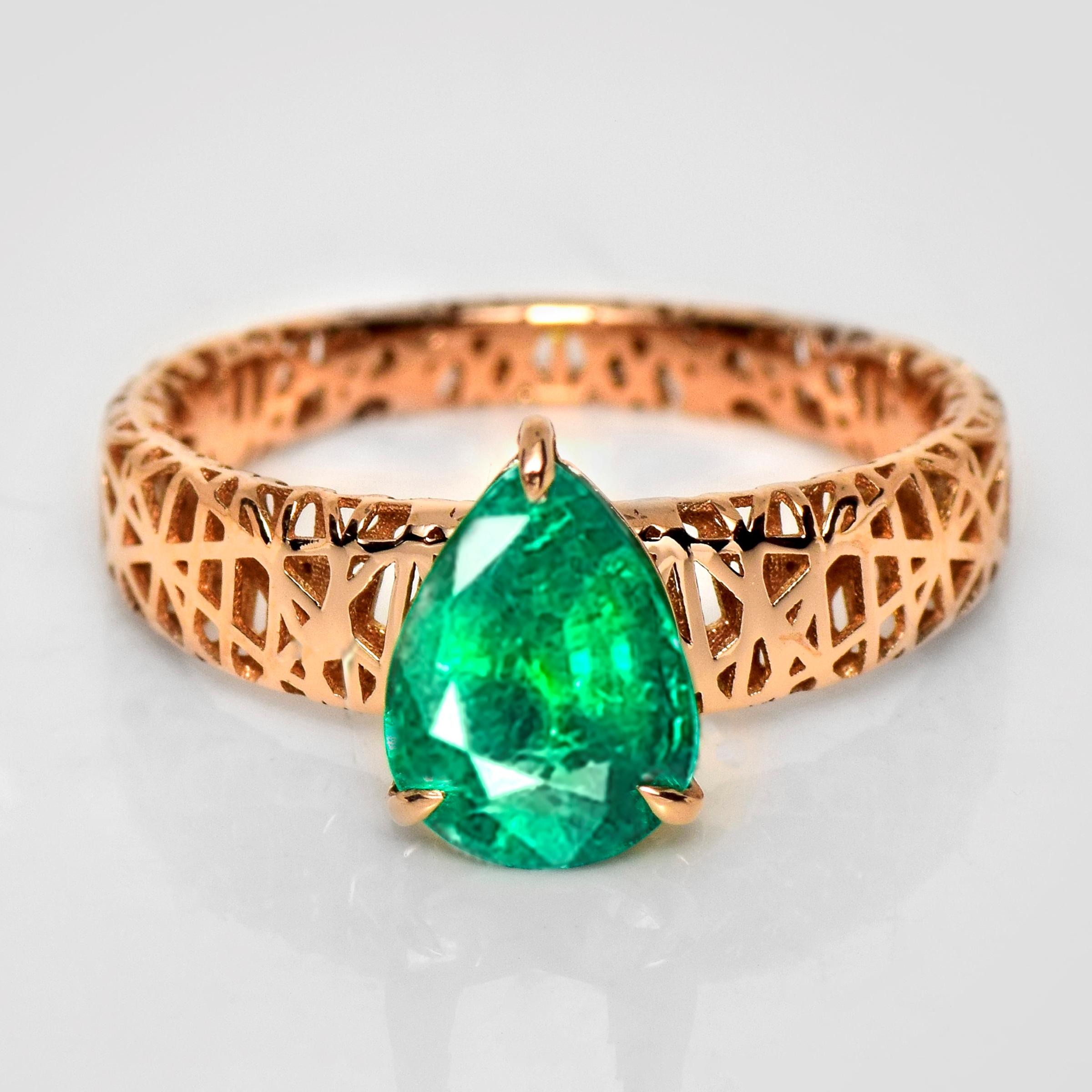 *IGI 18K 1.41 Ct Zambia Emerald Art Deco Engagement Ring*

An IGI-certified Zambia natural vivid green emerald weighing 1.41 ct set on the 18K rose gold band.

The ring is designed as 
