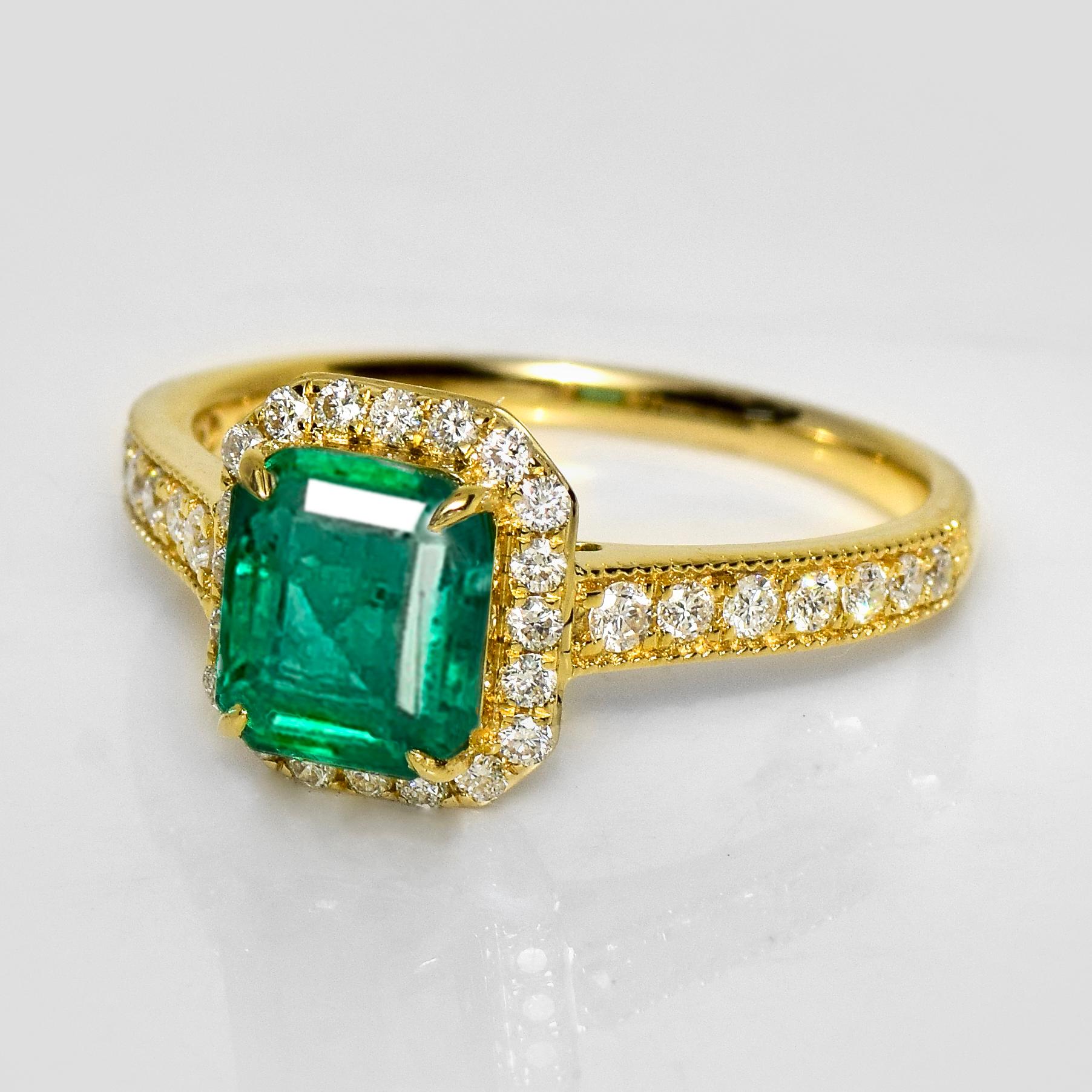 Contemporain IGI 18K 1.46 Ct Zambia Emerald&Diamonds Art Deco Engagement Ring en vente