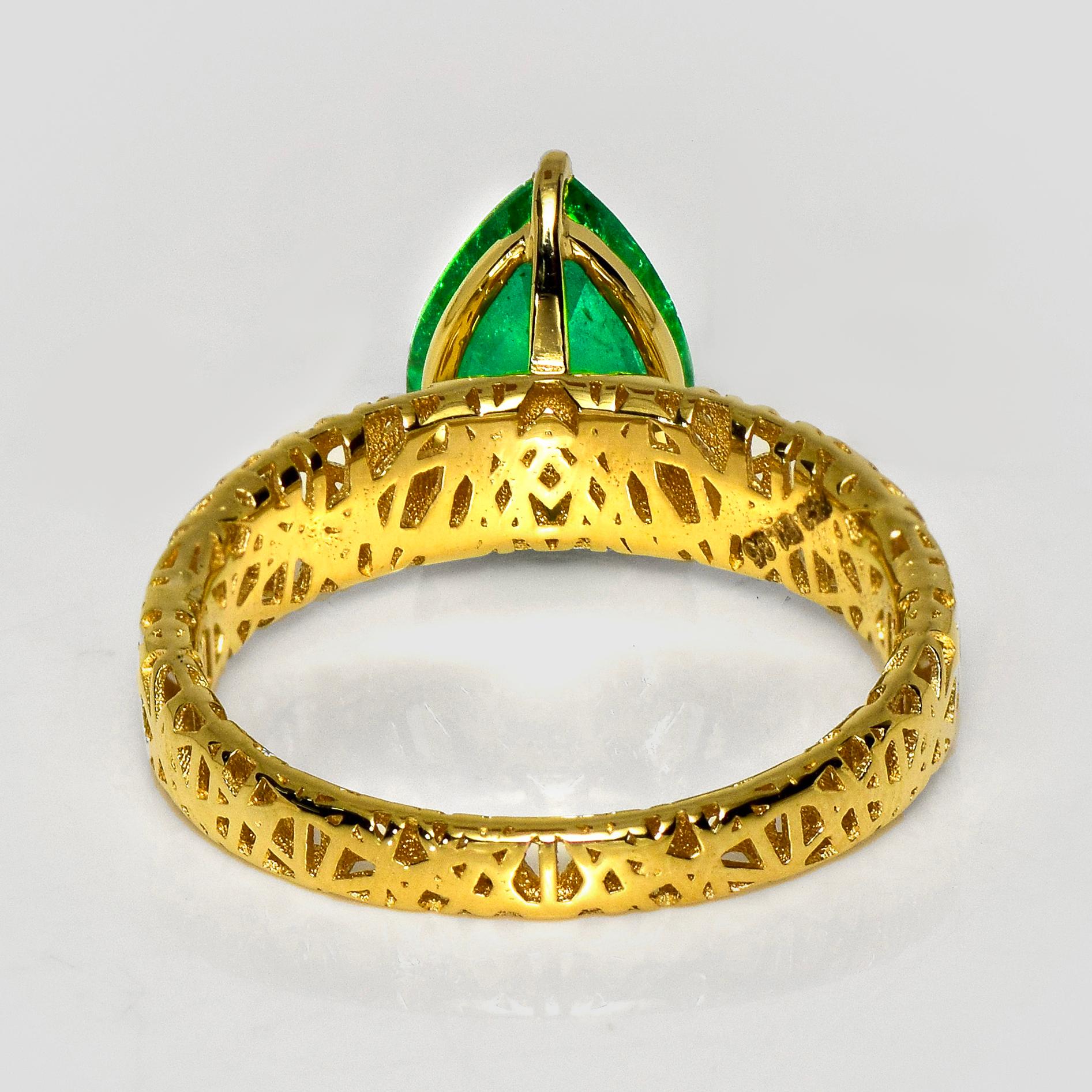 IGI 18K 1.65 Ct Zambia Emerald Art Deco Engagement Ring en vente 1