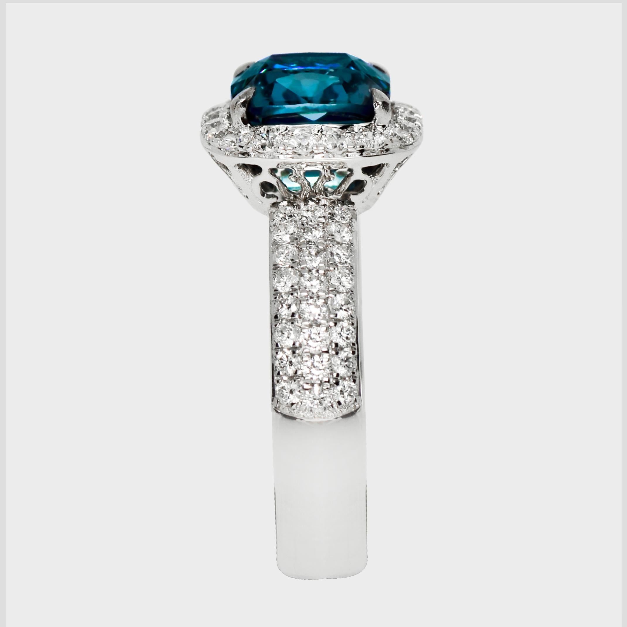 IGI 18K 1,95 ct  Anillo de Compromiso Antiguo con Indicolita Azul Natural y Diamantes en Nuevo estado para la venta en Kaohsiung City, TW
