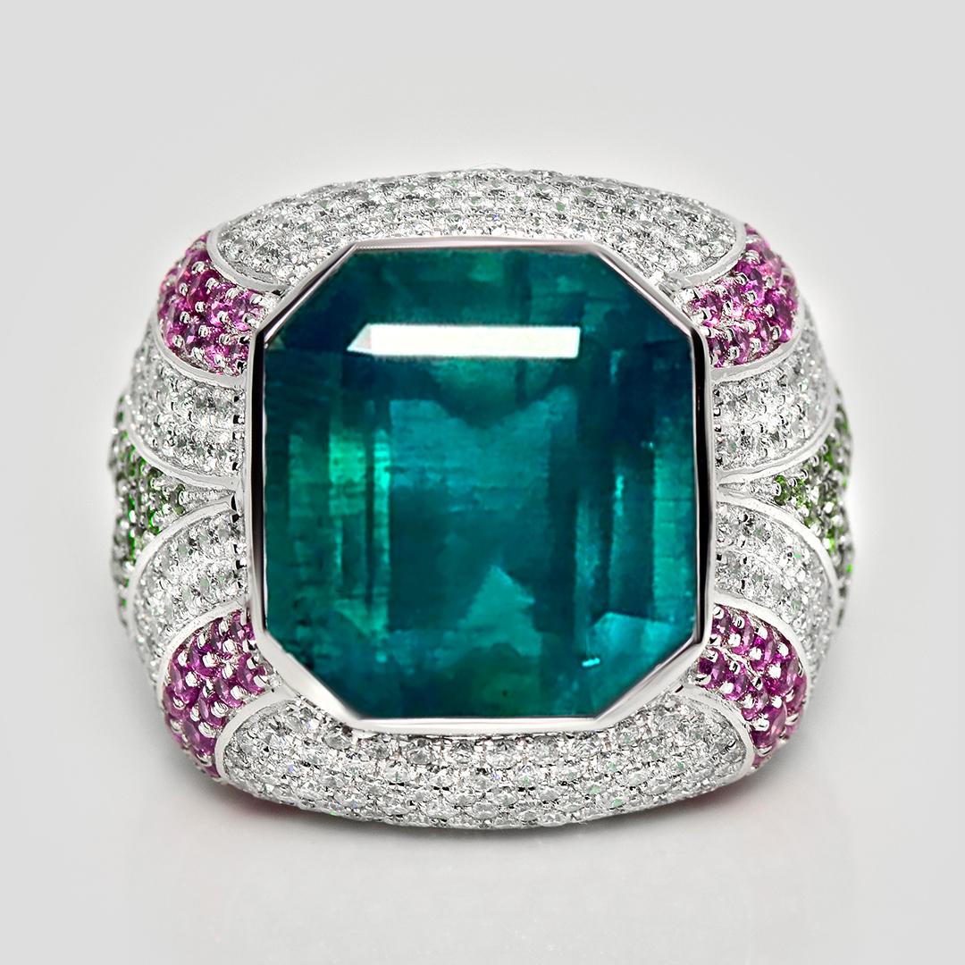 *IGI 18K 20.45 Ct Esmeralda Paraiba Natural&Diamantes Anillo de Compromiso Antiguo*

Una esmeralda natural de color verde azulado vivo, certificada por el IGI, de 20,45 quilates, engastada en una banda de oro blanco de 18 quilates con diamantes