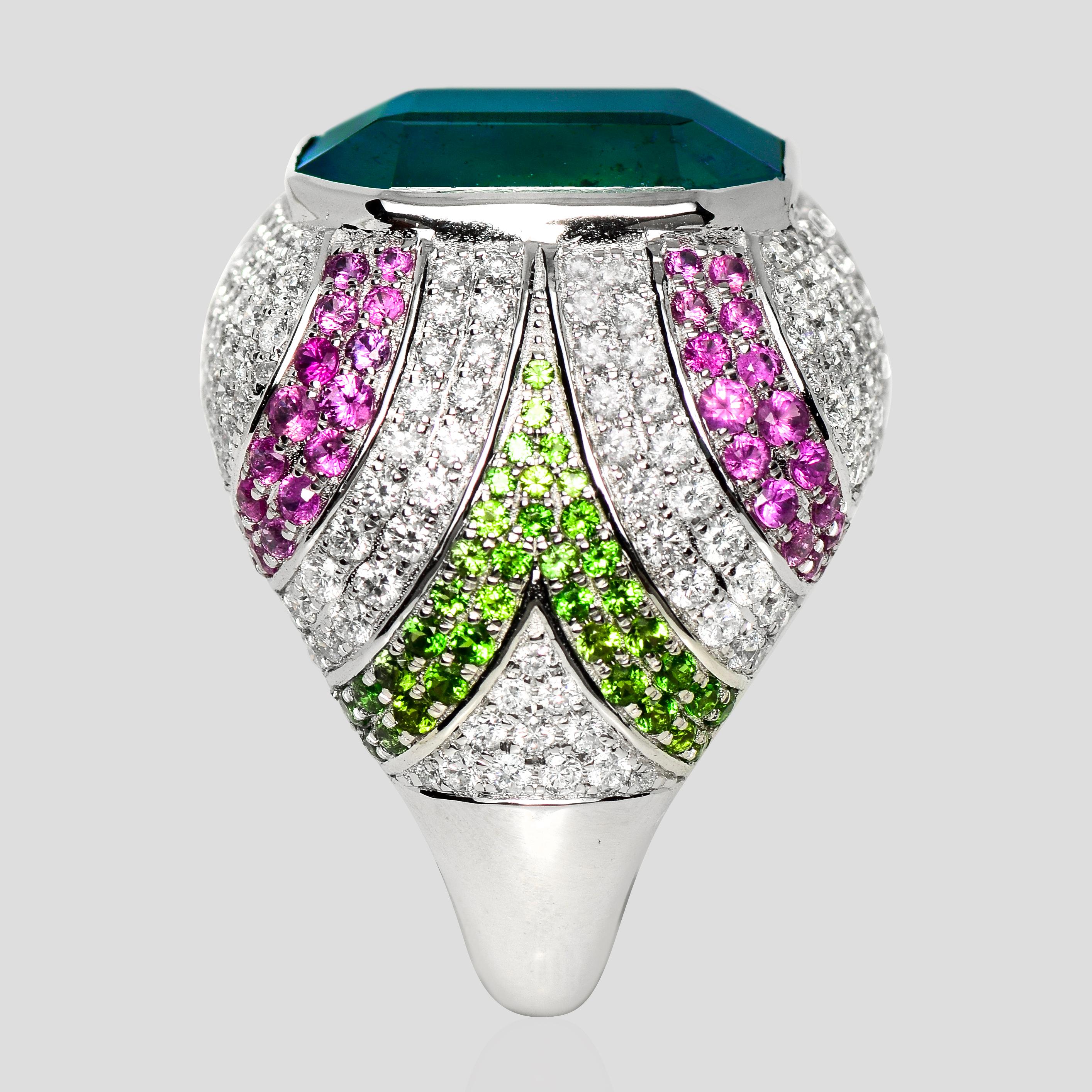 Femenino o masculino IGI 18K 20.45 Ct Esmeralda Paraiba Natural&Diamantes Anillo de Compromiso Antiguo en venta