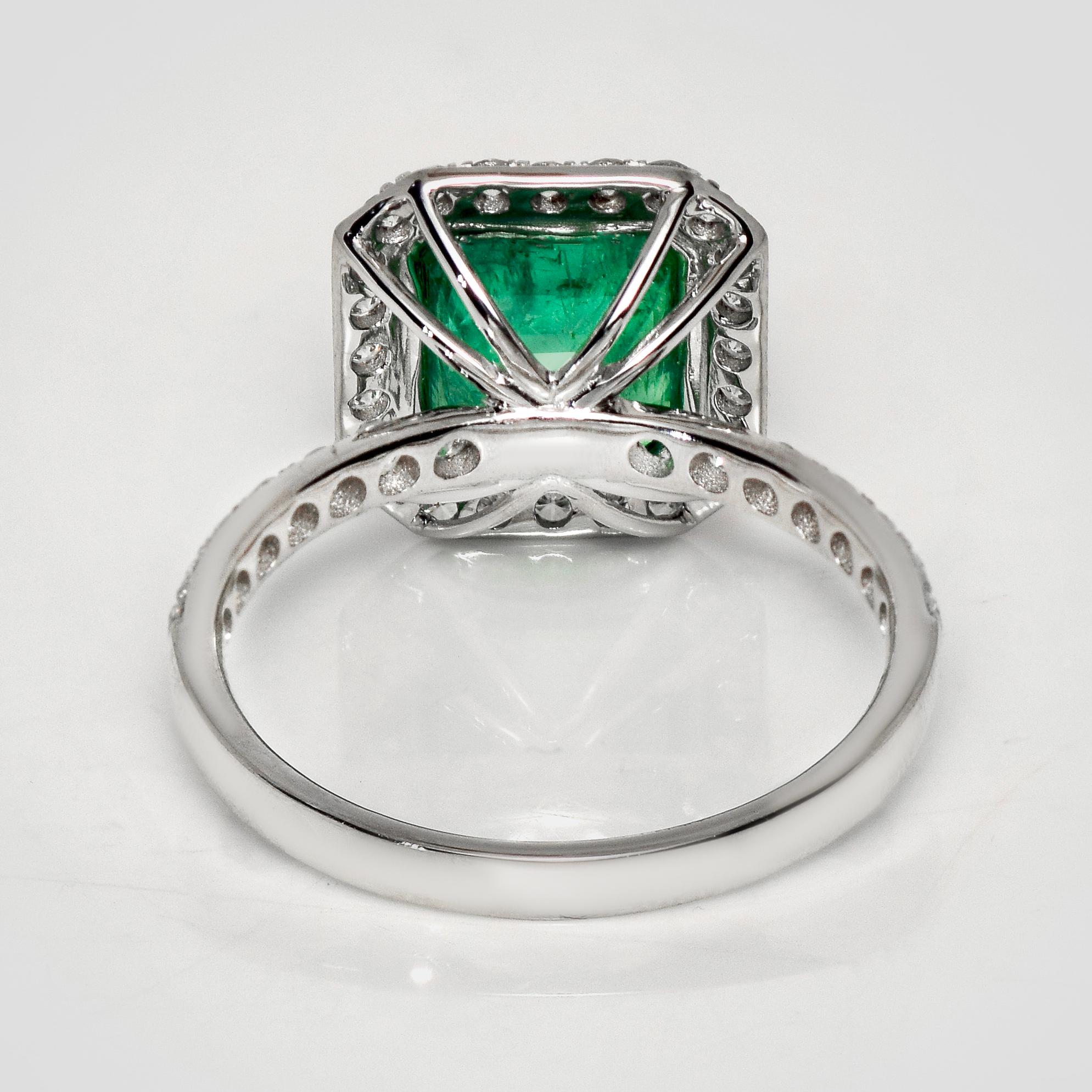 IGI 18K 2.11 Ct Zambia Esmeralda&Diamantes Anillo de Compromiso Antiguo en venta 1