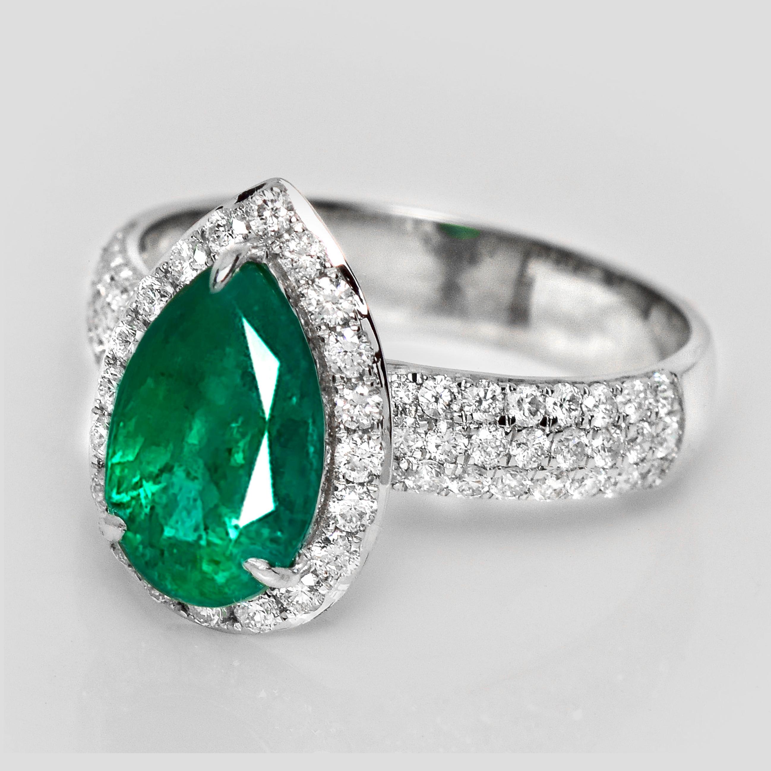 Contemporain Bague de fiançailles IGI 18K 2.13 Ct Zambia Emerald&Diamonds Antique en vente