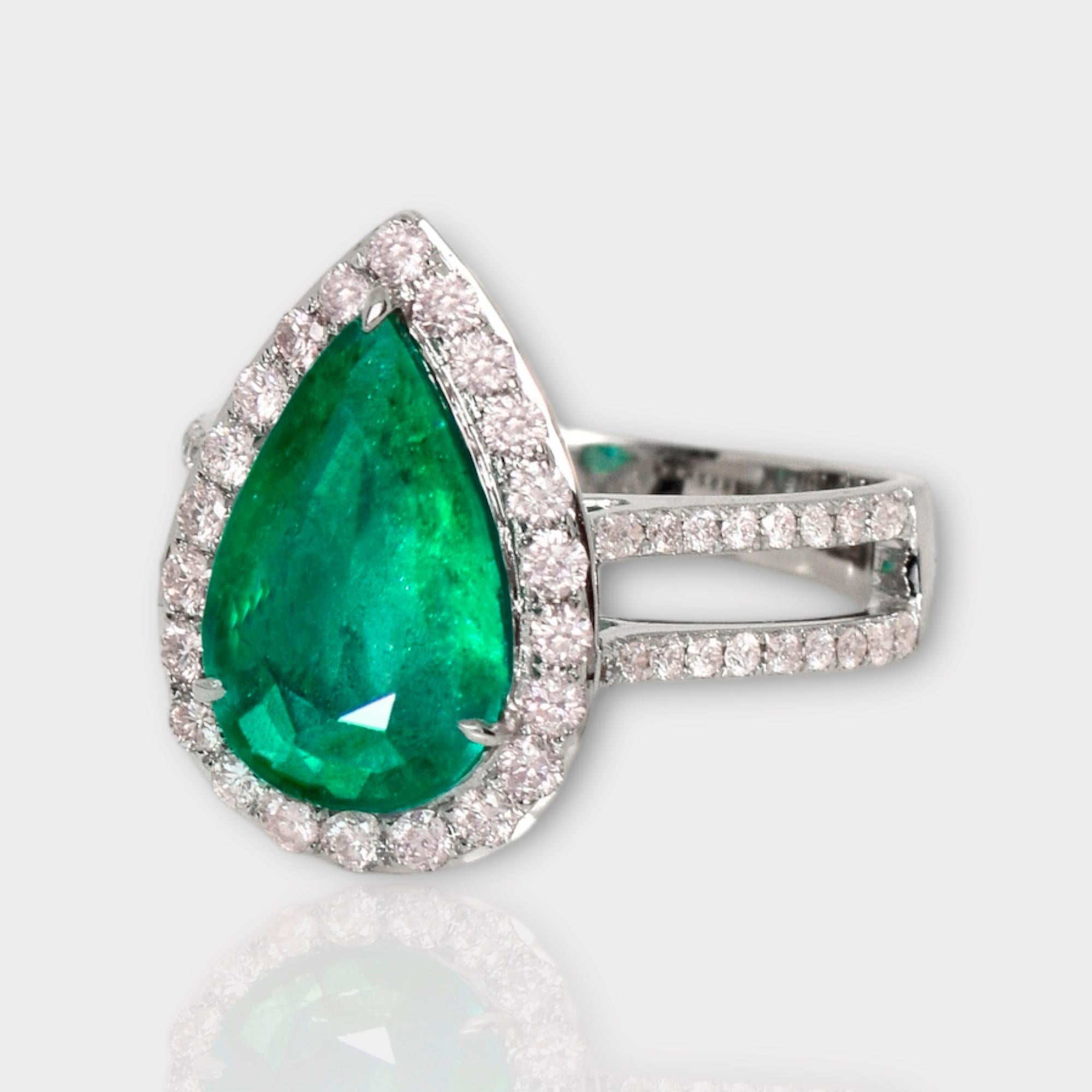 Contemporary IGI 18k 2.25 Ct Emerald&Pink Diamonds Antique Art Deco Style Engagement Ring For Sale