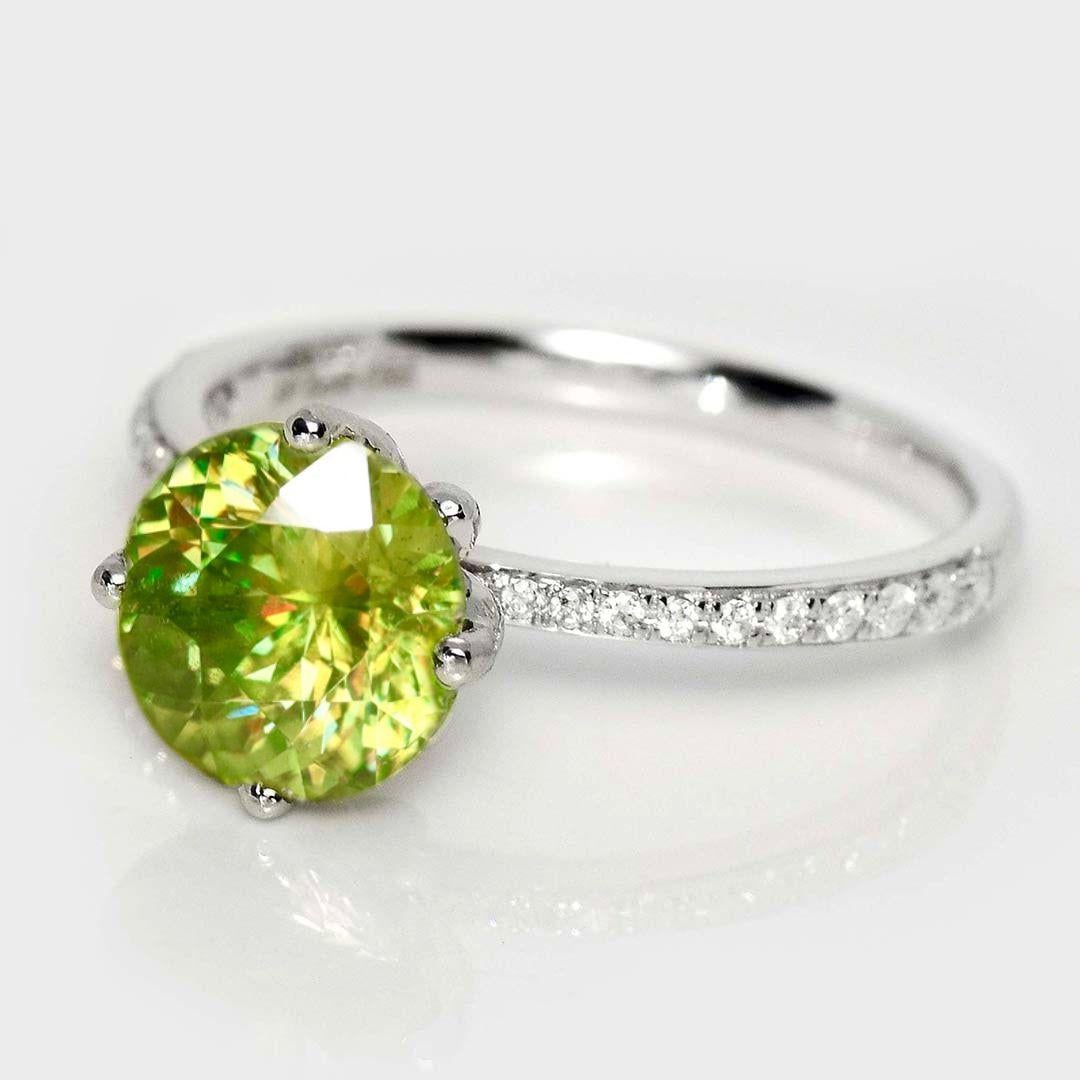 IGI 18K 2,41 ct  Anillo de compromiso antiguo con diamantes esfenos de color natural Art Decó en venta