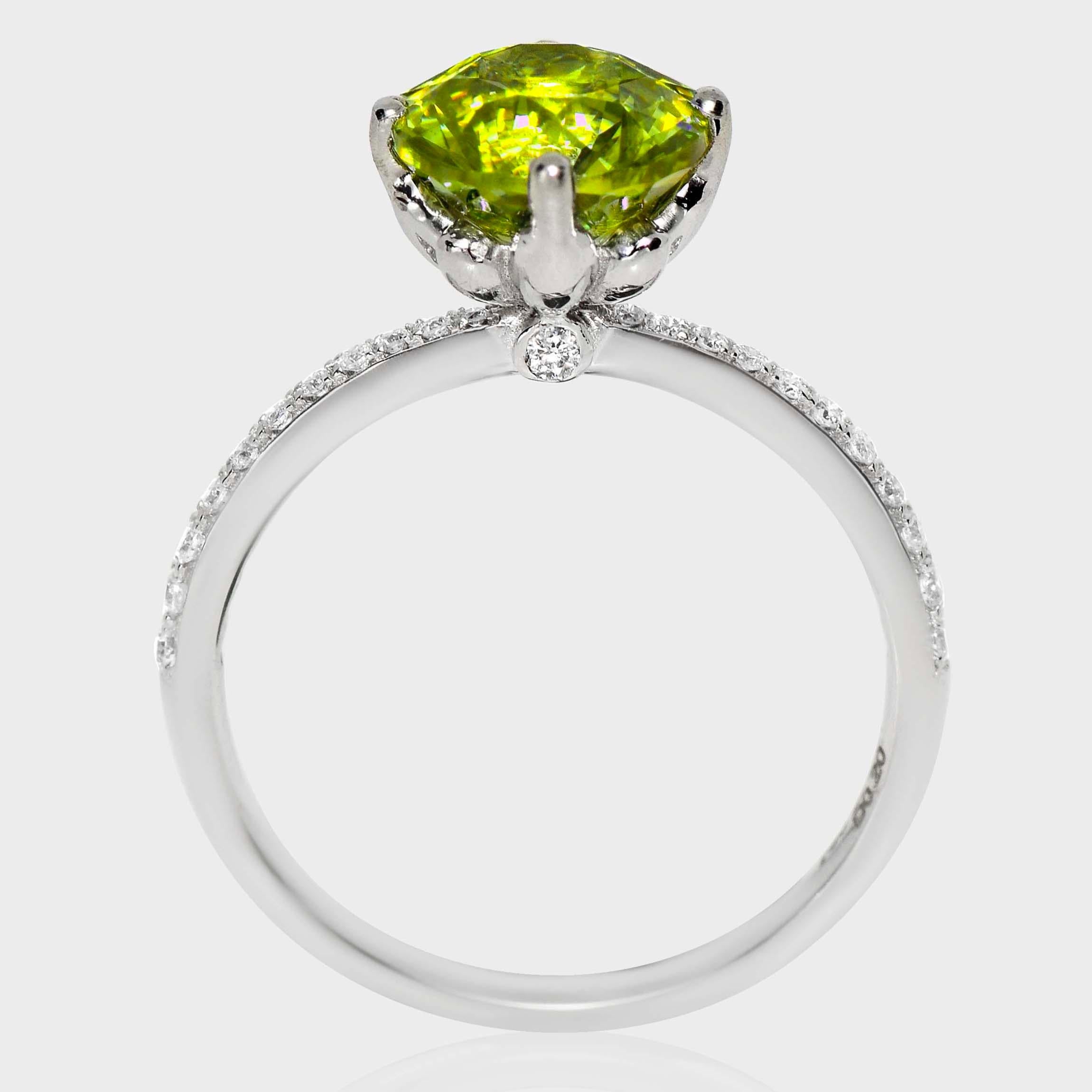 IGI 18K 2,41 ct  Anillo de compromiso antiguo con diamantes esfenos de color natural en Nuevo estado para la venta en Kaohsiung City, TW