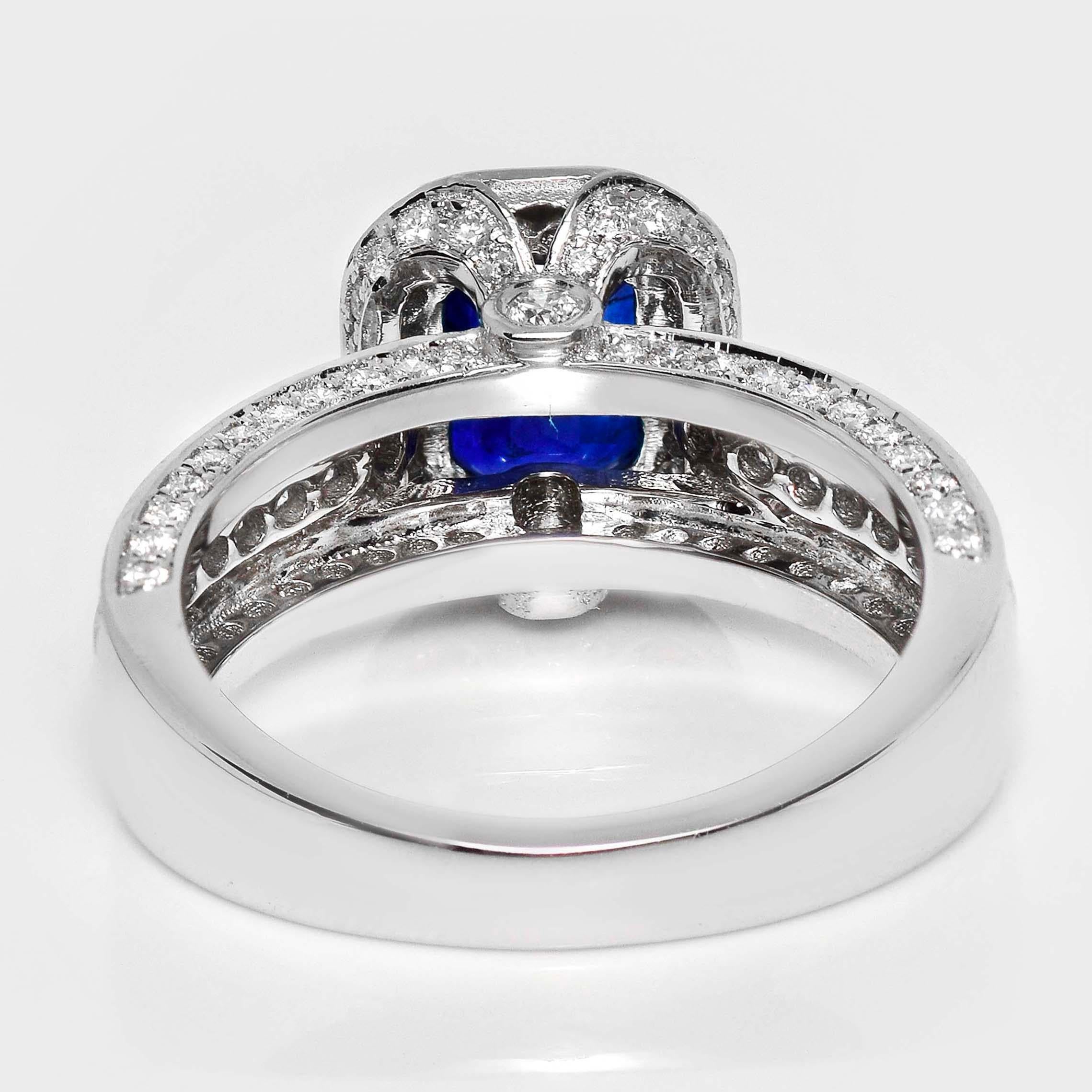 IGI 18K 2.42 Ct Naturel Sri Lanka Royal Blue Sapphire&Diamonds Bague de fiançailles en vente 2
