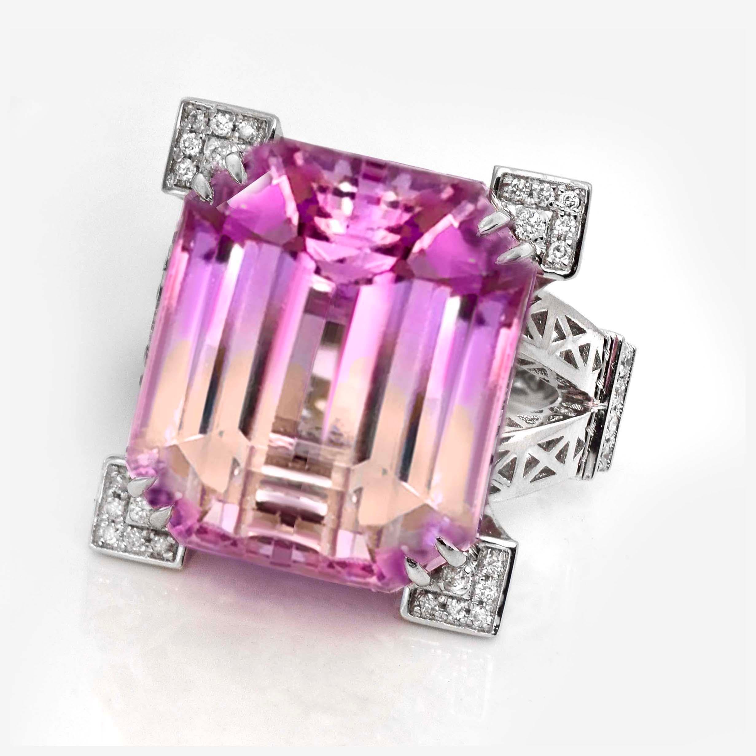 Contemporary IGI 18K 30.06 ct Dual-Color Kunzite&Diamond La Tour Eiffel Cocktail Ring For Sale