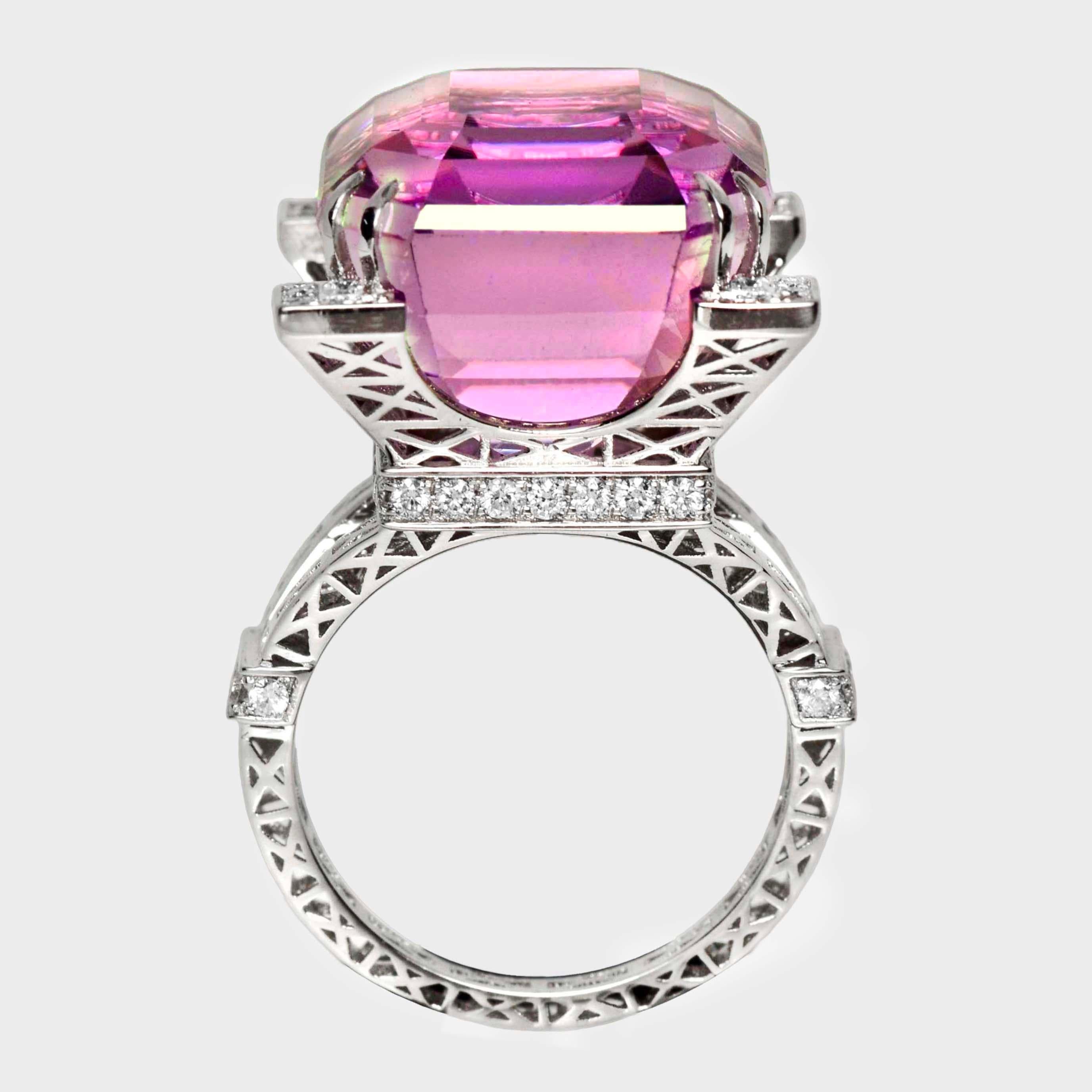 Women's IGI 18K 30.06 ct Dual-Color Kunzite&Diamond La Tour Eiffel Cocktail Ring For Sale