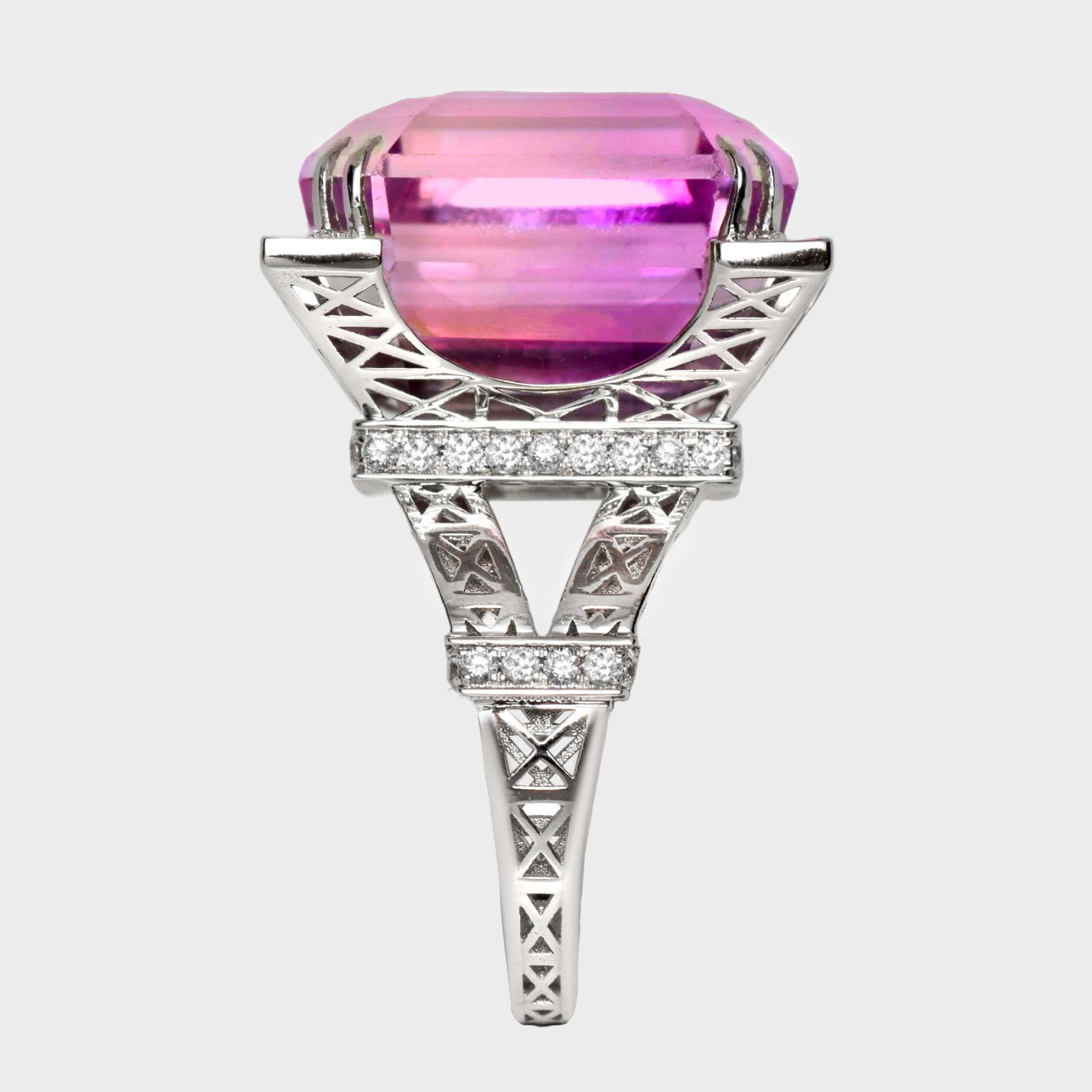 IGI 18K 30.06 ct Dual-Color Kunzite&Diamond La Tour Eiffel Cocktail Ring For Sale 1