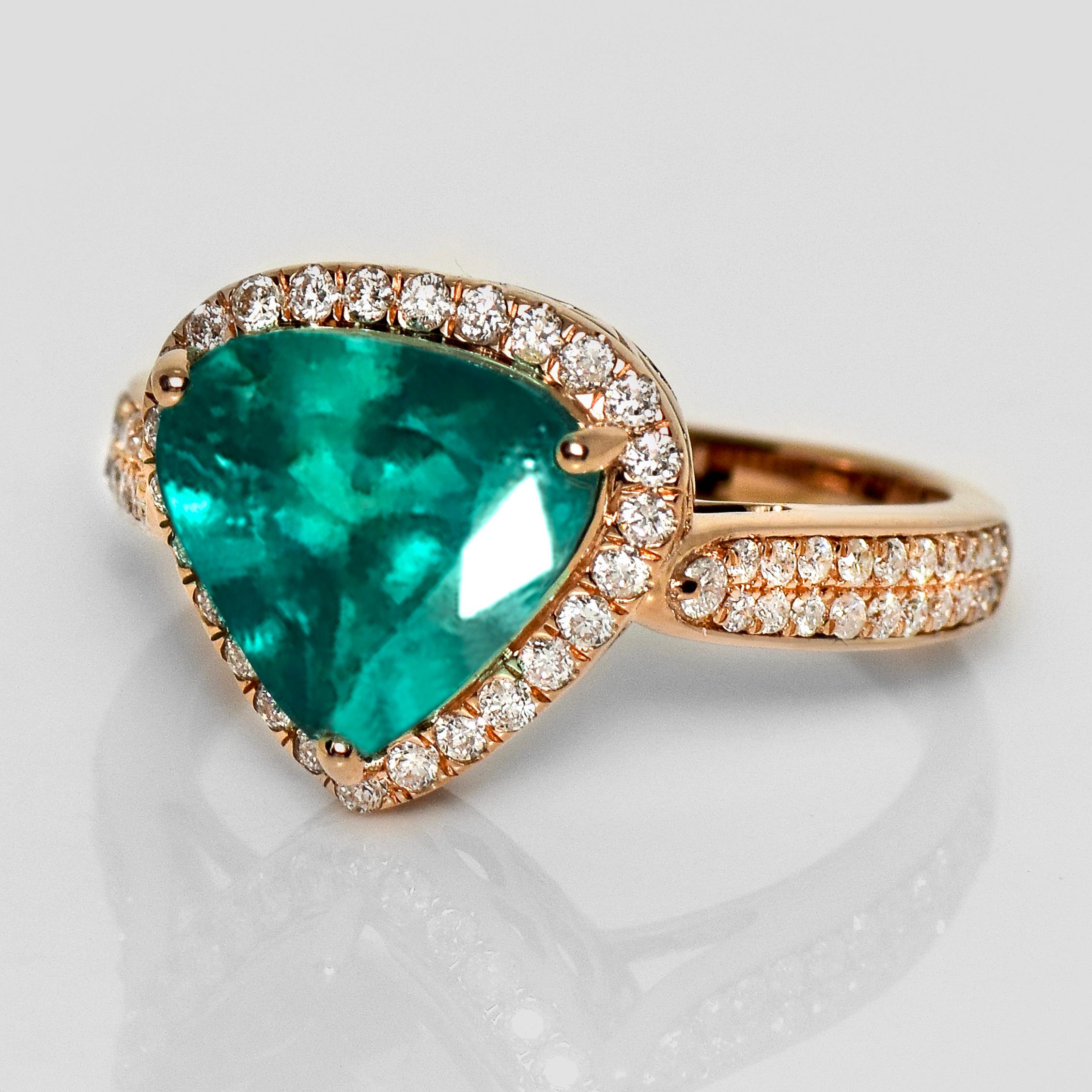 Contemporary IGI 18K 3.04 Ct Natural Paraiba Emerald&Diamonds Antique Engagement Ring For Sale