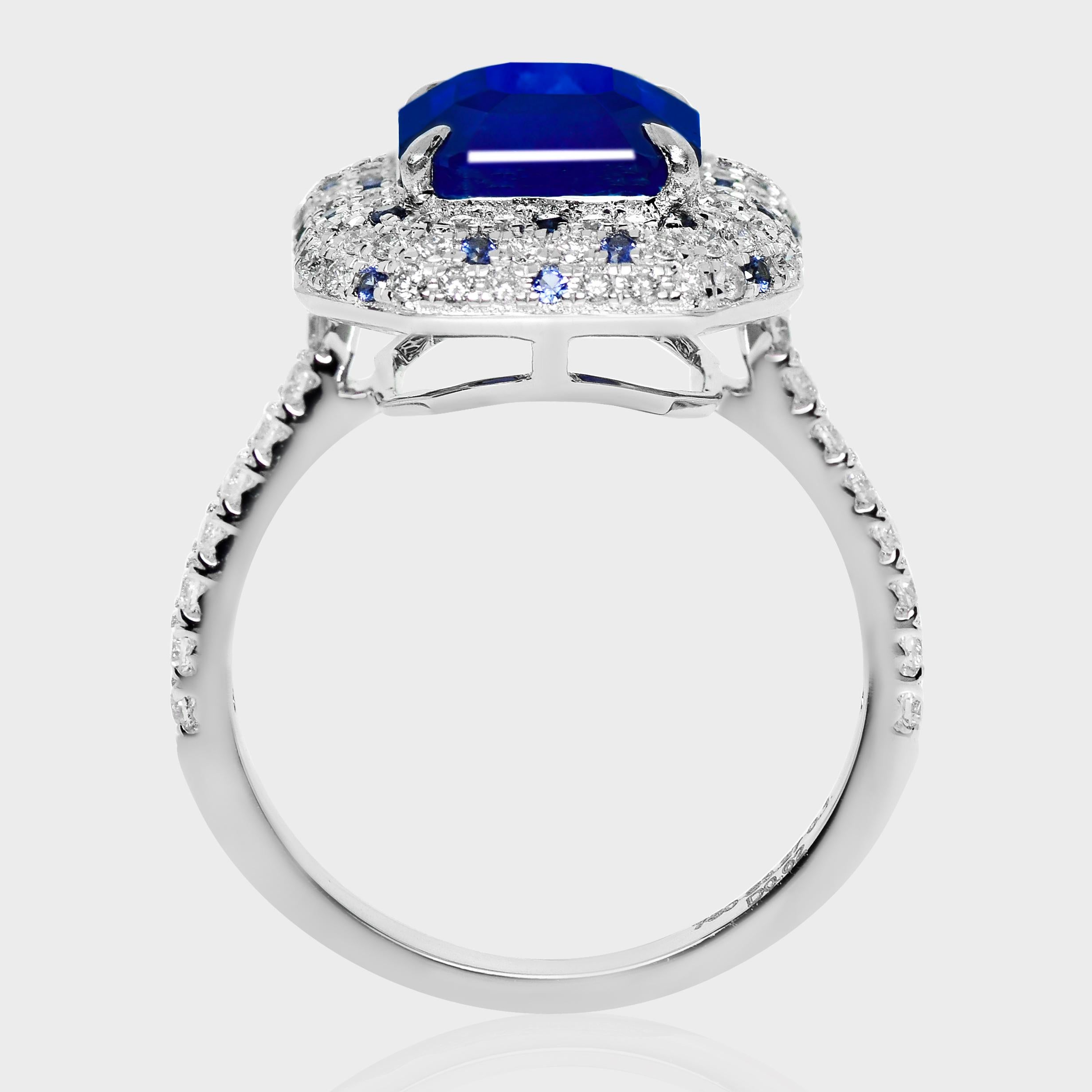 Femenino o masculino IGI Anillo de compromiso de zafiro azul real y diamantes de 18 quilates y 3,27 quilates naturales de Sri Lanka en venta