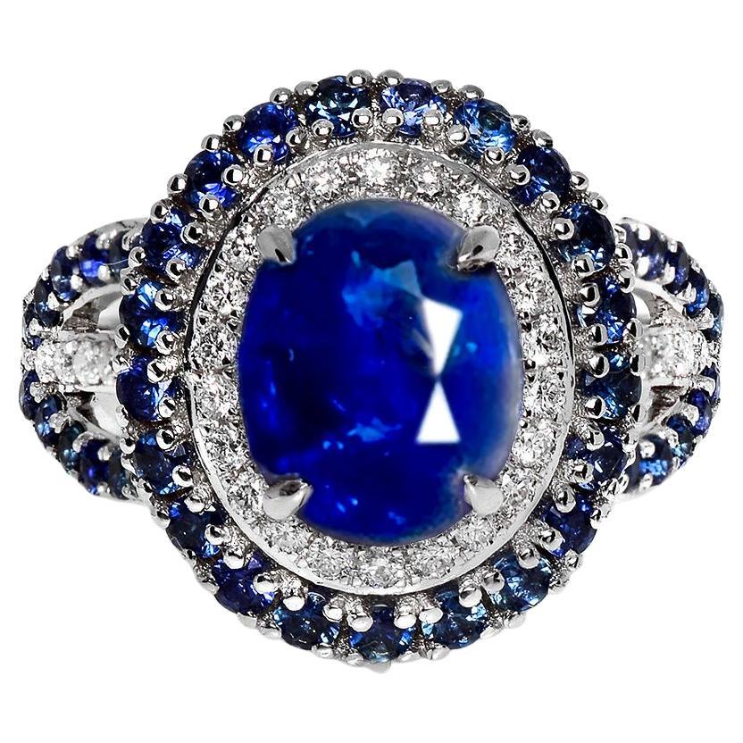 Anello di fidanzamento IGI 18K con zaffiro blu reale e diamanti da 3,30 carati naturali dello Sri Lanka
