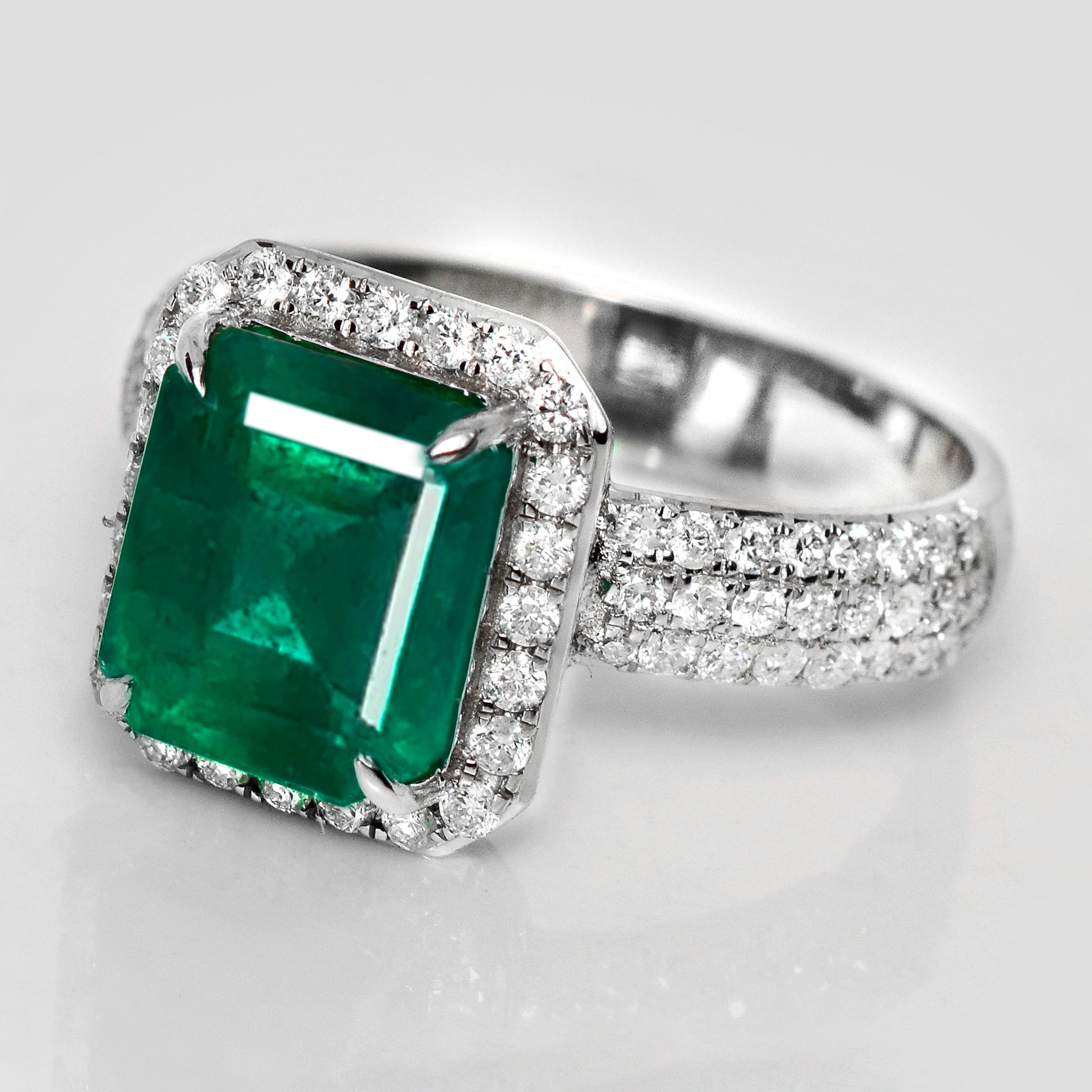 Contemporain IGI 18K 3.35 Ct Zambia Minor-Oiled Emerald&Diamonds Antique Engagement Ring en vente