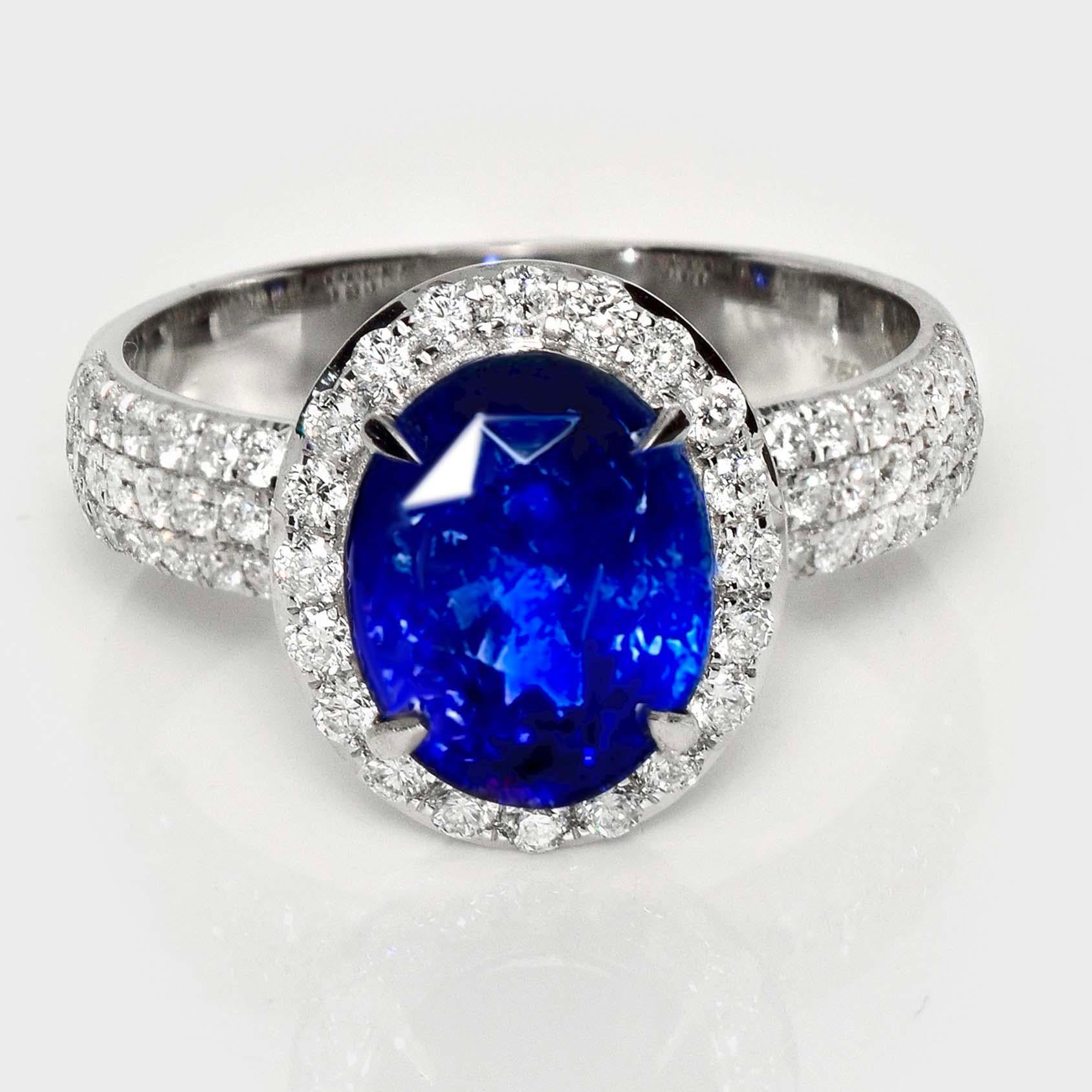 *IGI 18K 3.38 Ct Natural Sri Lanka Peacock Blue Sapphire&Diamonds Anillo de compromiso antiguo*

Un zafiro azul vivo natural de Ceilán certificado por IGI/Lotus  con un peso de 3,38 ct engastada en la banda de oro blanco de 18 quilates con diamantes