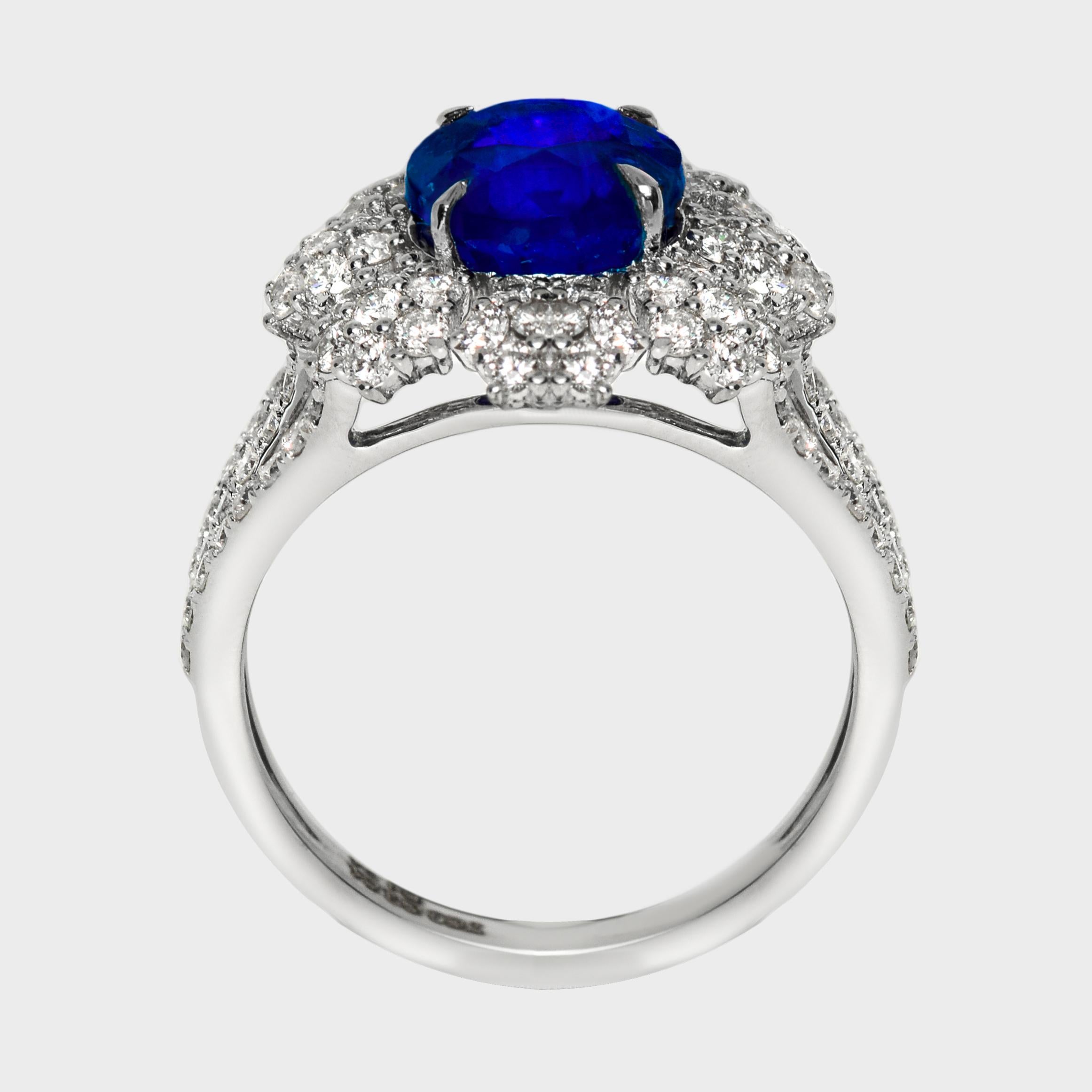 da uomo o donna Anello di fidanzamento IGI 18K con zaffiro blu reale e diamanti da 3,54 carati naturali dello Sri Lanka in vendita
