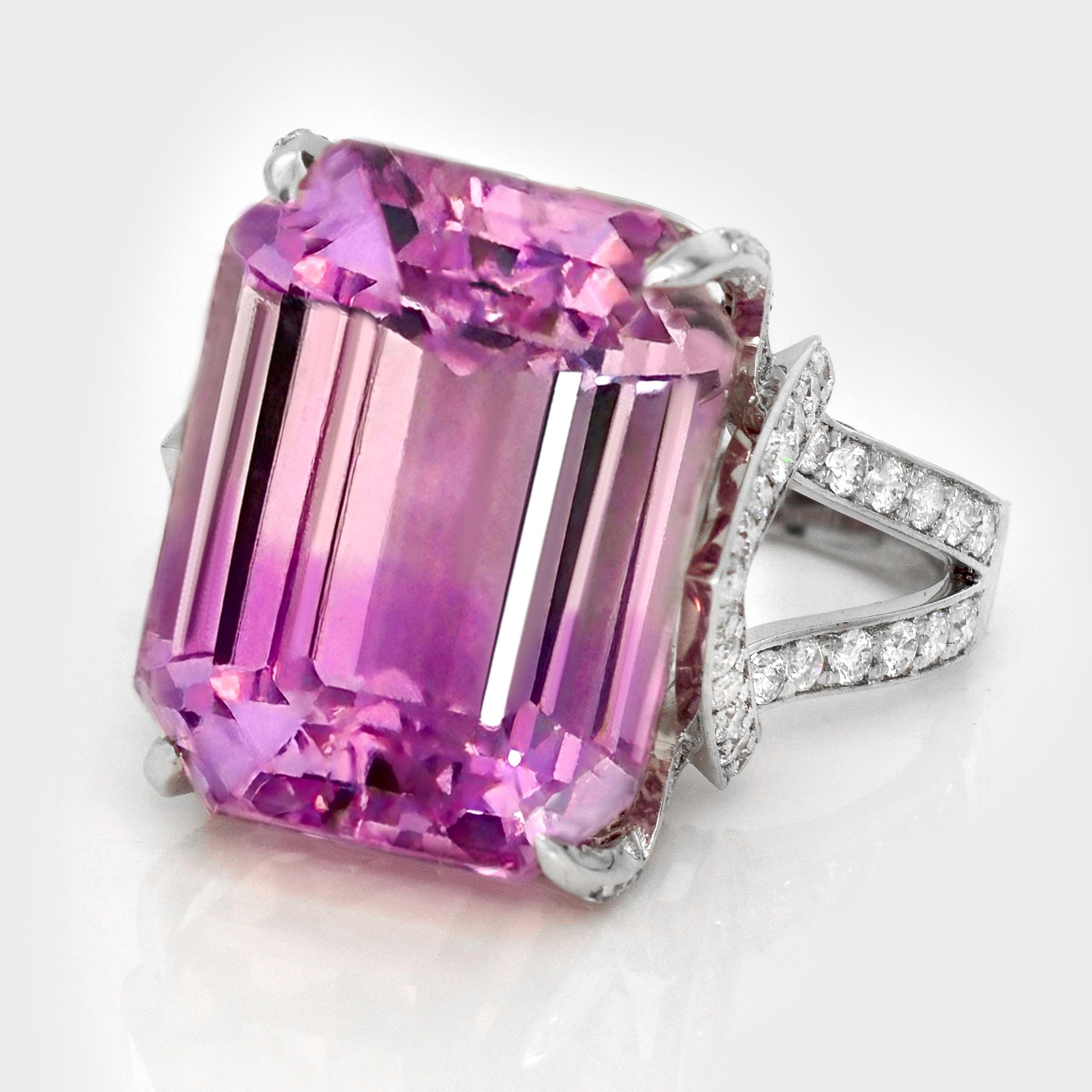 Contemporary IGI 18K 38.82 ct Dual-Color Kunzite&Diamond Cocktail Ring For Sale