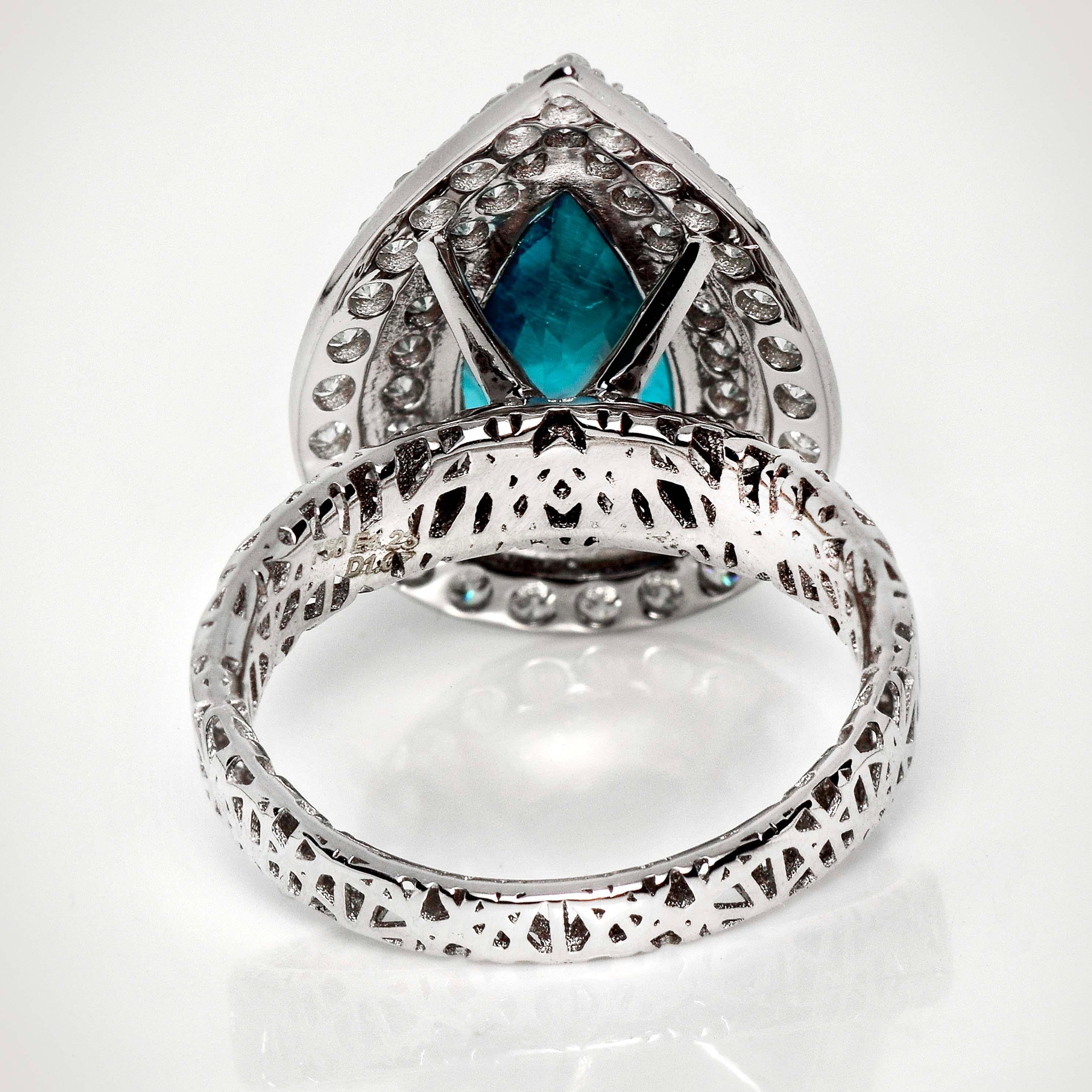 Anello di fidanzamento antico IGI 18K 4,23 carati smeraldo naturale Paraiba e diamanti in vendita 1