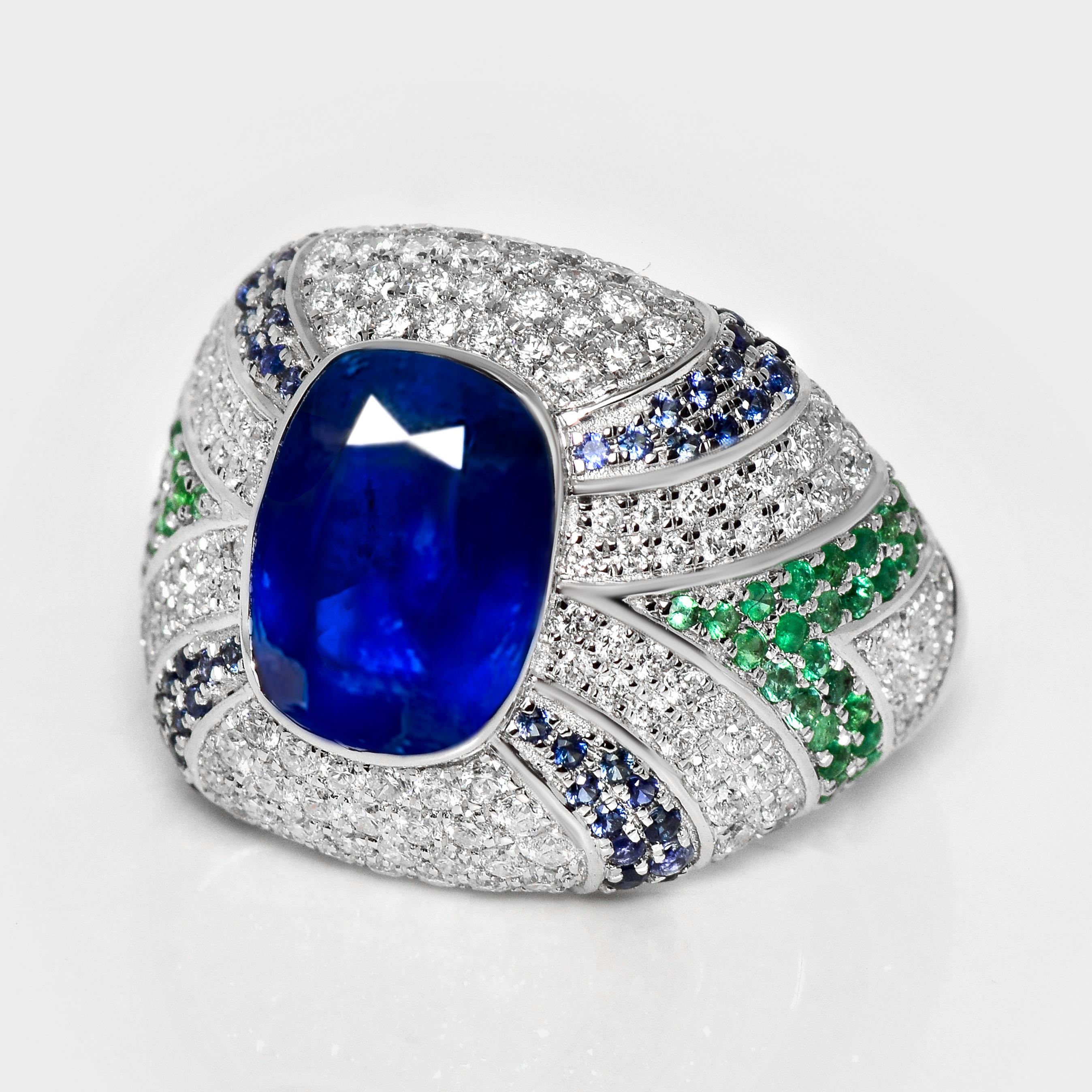 IGI Anillo de compromiso de zafiro azul real y diamantes de 18 quilates y 4,46 quilates naturales de Sri Lanka Contemporáneo en venta