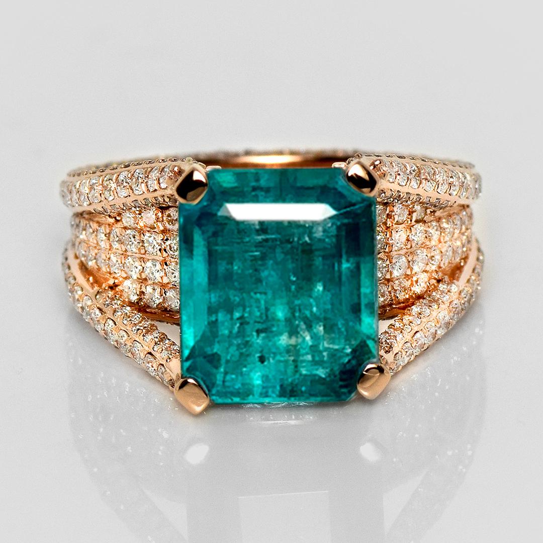 *IGI 18K 4.62 Ct Natural Emerald&Diamonds Antique Engagement Ring*

An IGI-certified natural vivid bluish-green color emerald weighing 4.62 ct set on the 18K rose gold band with natural F-G, VS diamonds weighing 1.91 ct.

The ring combines fashion