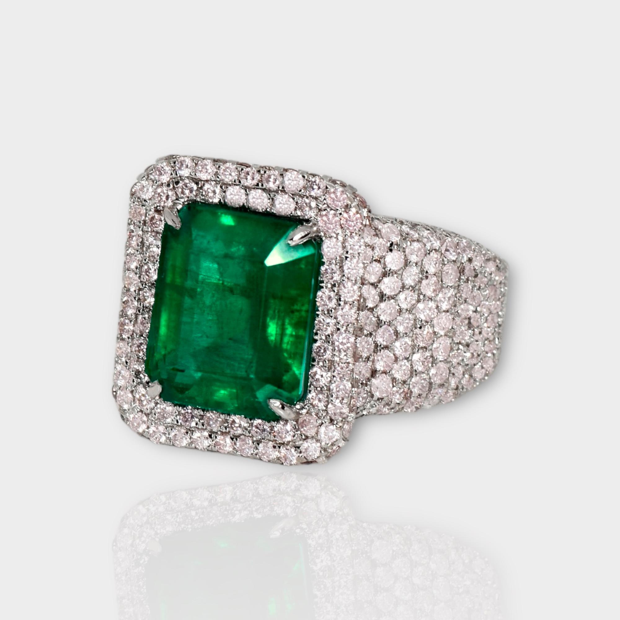 Contemporary IGI 18k 5.20 Ct Natural Emerald&Pink Diamonds Antique Engagement Ring For Sale