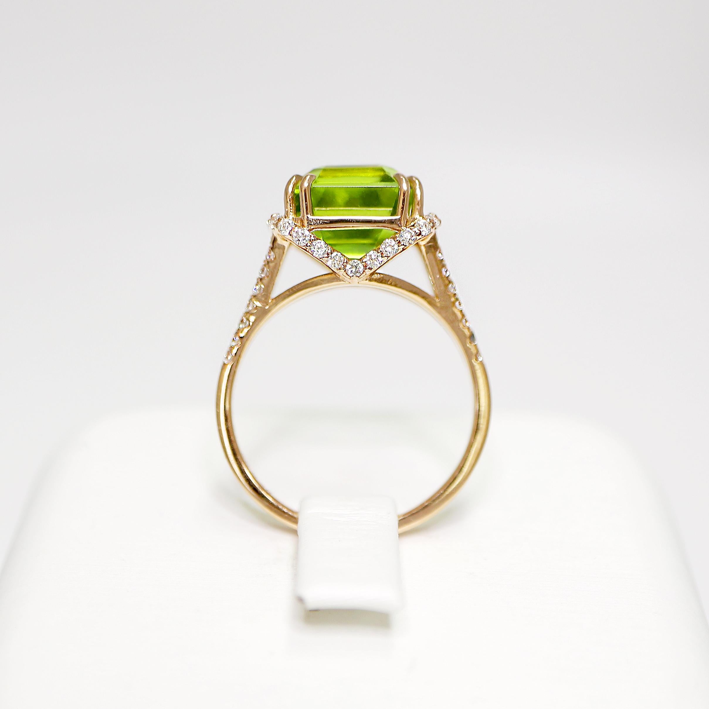 Emerald Cut IGI 18k 5.91ct Top Vivid Peridot&Diamond Antique Art Deco Style Engagement Ring For Sale