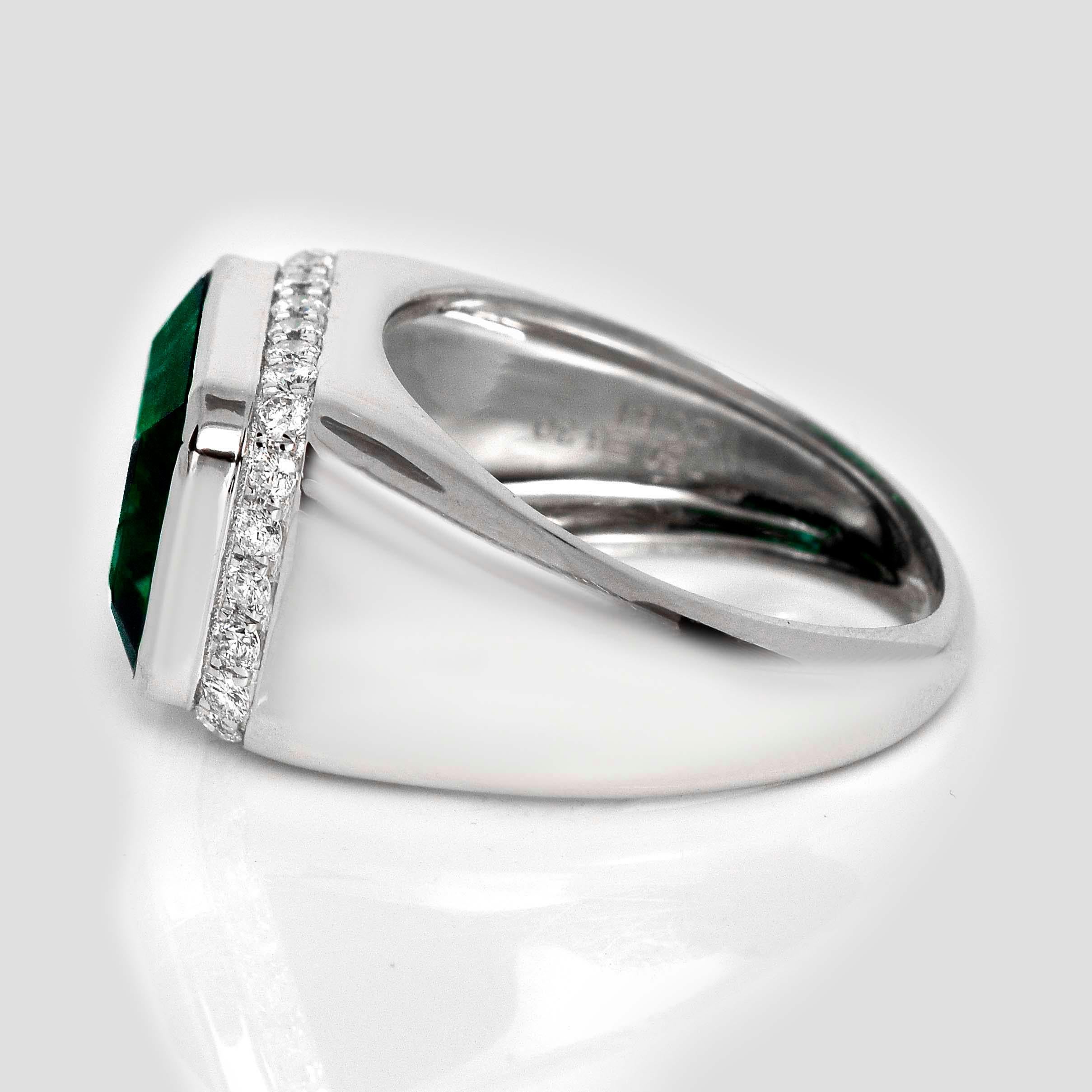 Emerald Cut IGI 18K 6.30 Ct Natural Top Emerald&Diamonds Antique Engagement Ring For Sale