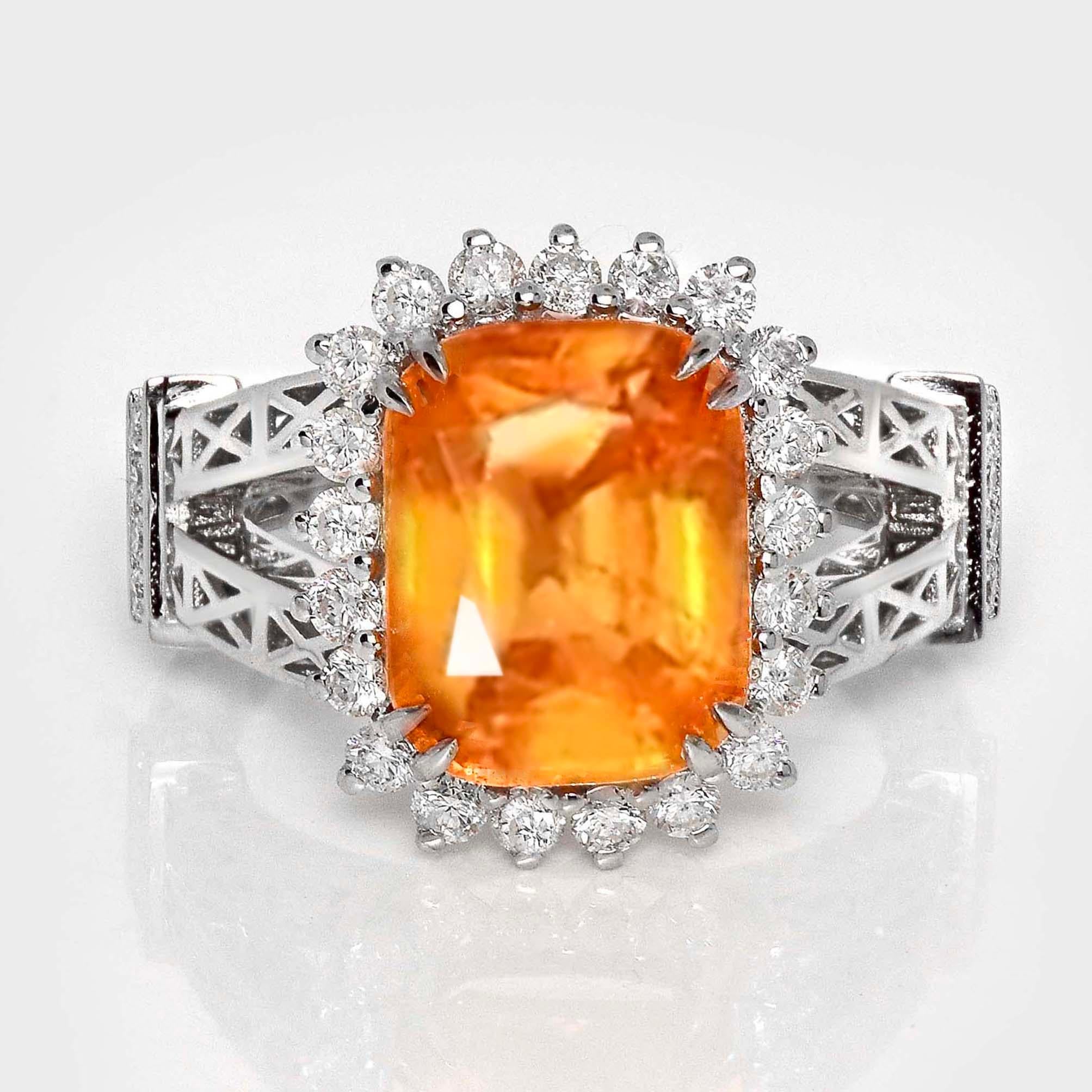 *IGI 18K 6.73 Ct Natürlicher Fanta Granat&Diamanten Antiker Verlobungsring*

Ein IGI-zertifizierter natürlicher Fanta-Granat mit einem Gewicht von 6,73 ct, eingefasst in ein 18-karätiges Weißgoldband im Luxusdesign mit natürlichen F-G, VS-Diamanten