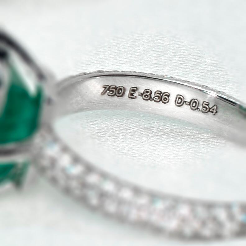 Women's or Men's IGI 18k 8.56 Ct Emerald & Diamond Antique Art Deco Style Engagement Ring