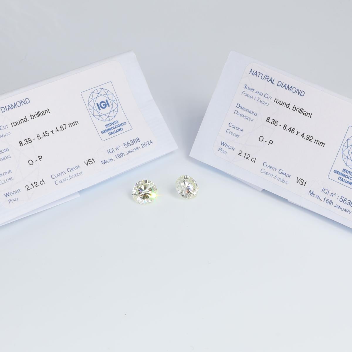 Donna IGI 2,12 ct + 2,12 ct Duetto di diamanti VS1 - Giallo molto chiaro 4,24 ct Coppia di gemelli in vendita