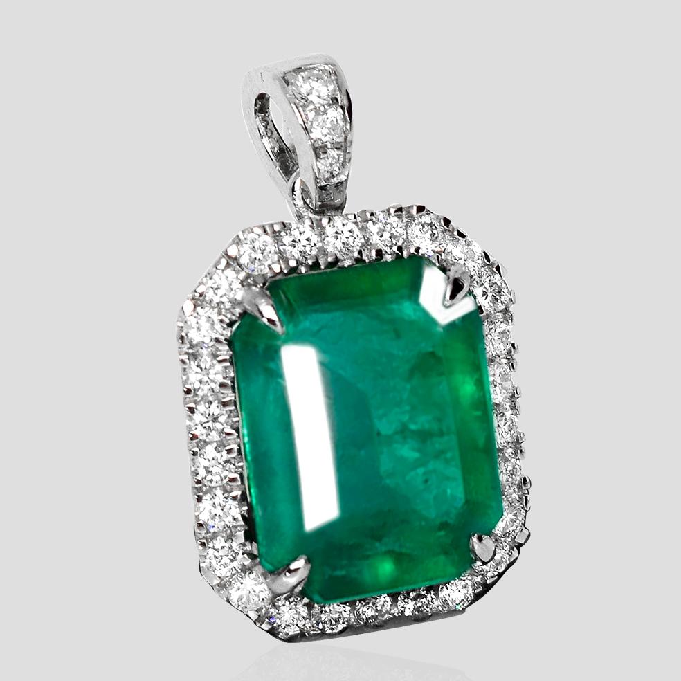 Taglio smeraldo Collana con smeraldi e diamanti IGI 3,82 carati in oro bianco 14K in vendita