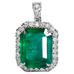 IGI 3.82 Ct 14K White Gold Top Emerald&Diamonds Necklace