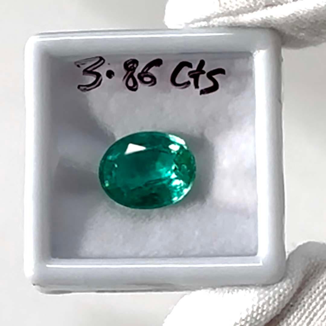 Oval Cut IGI 3.86 Ct 14K White Gold Colombia Color Emerald&Diamond Engagement Ring For Sale