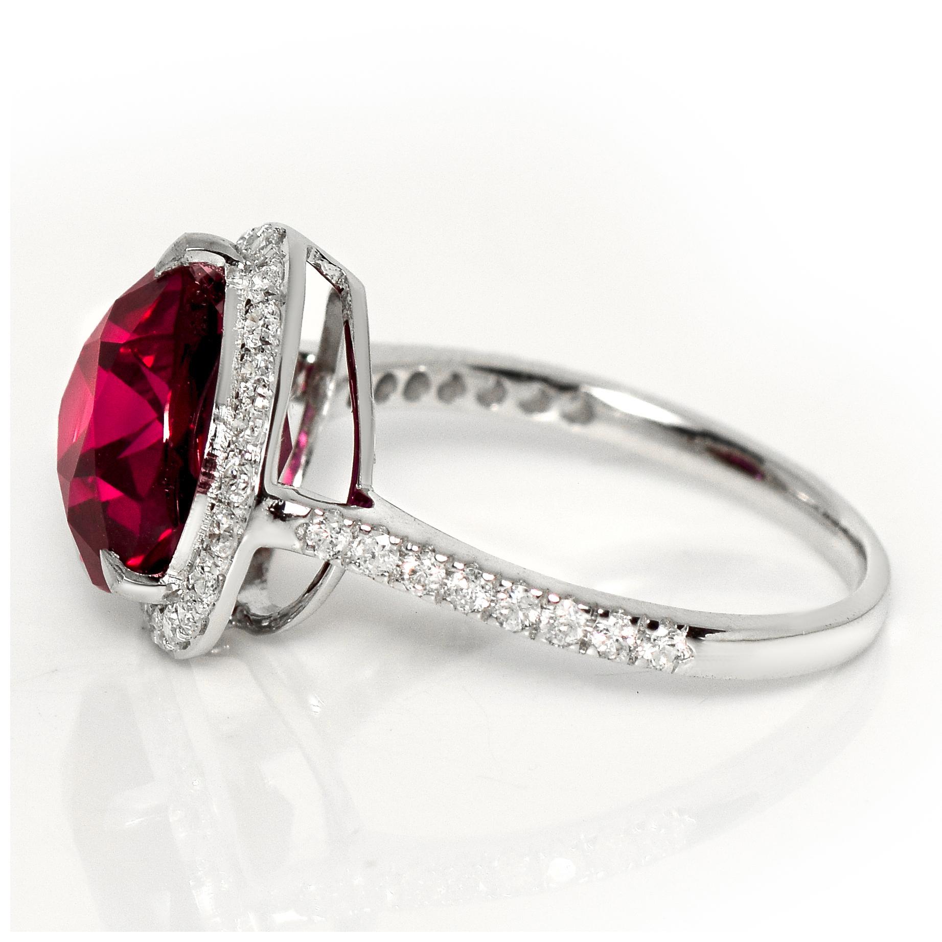 Taglio a goccia Anello di fidanzamento Art Deco IGI 5,06 ct in oro bianco 14K con granato Mahenge vivo