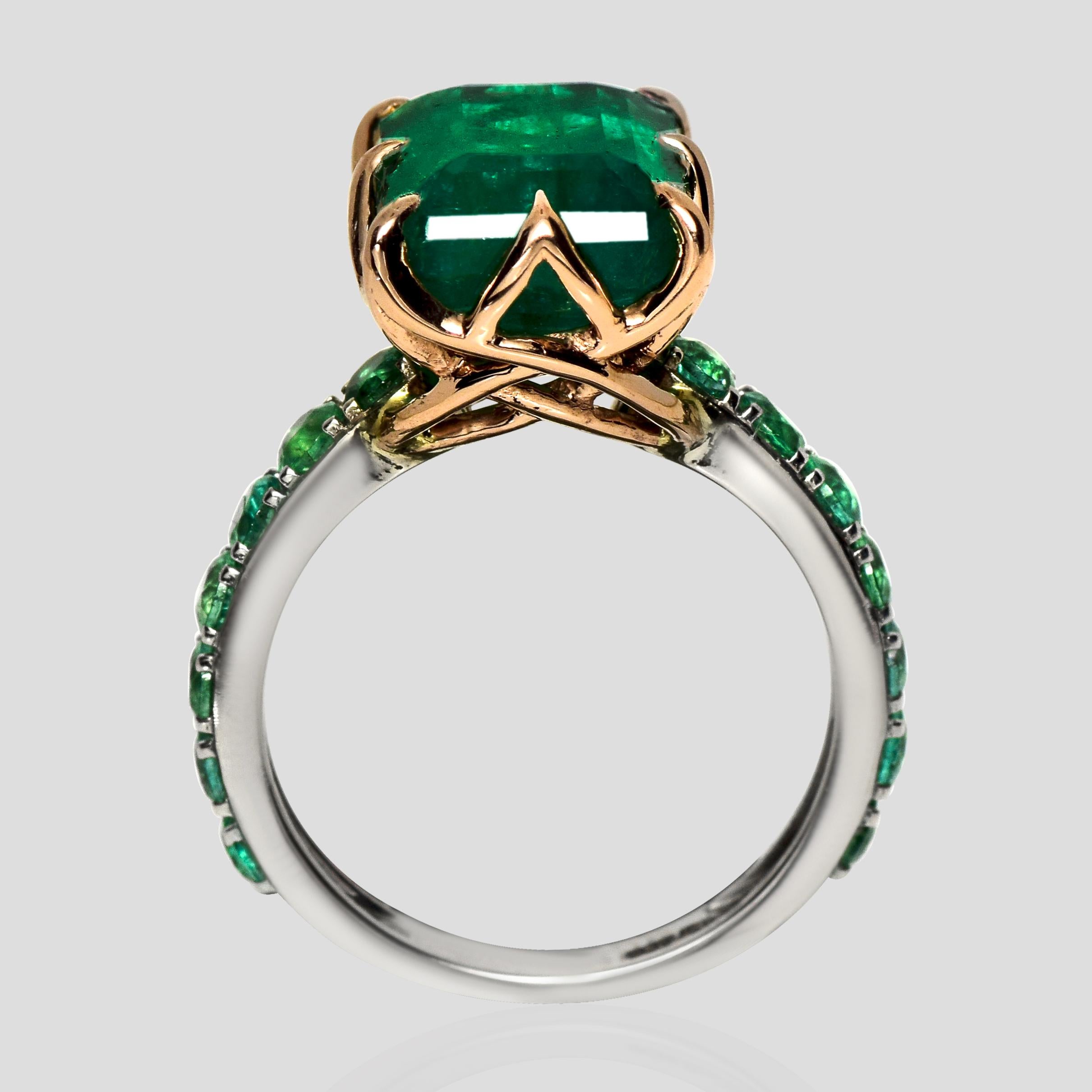 IGI 7.00 Ct 14K Dual Color Gold Zambia Vivid Green Emerald Engagement Ring (Smaragdschliff) im Angebot