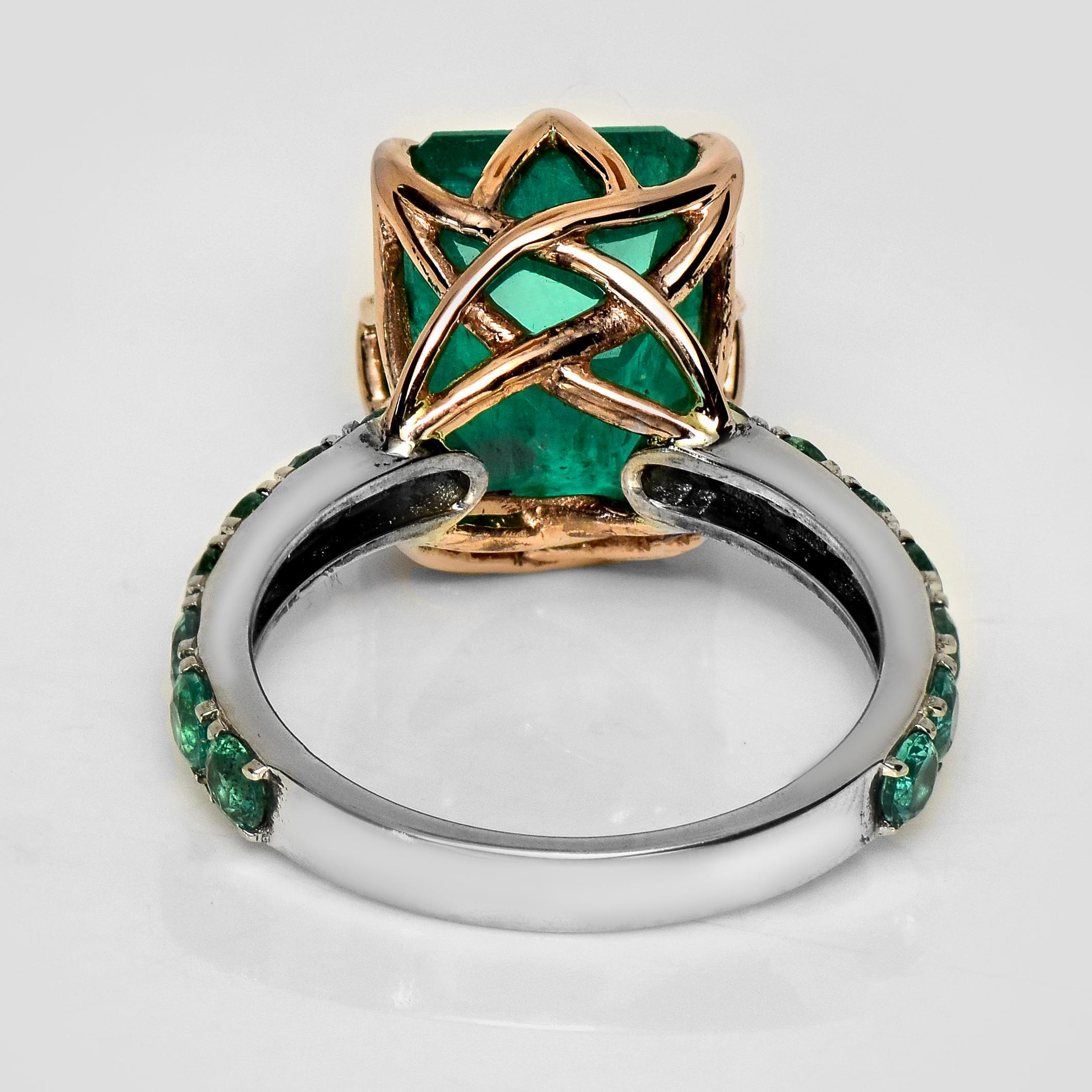 IGI 7.00 Ct 14K Dual Color Gold Zambia Vivid Green Emerald Engagement Ring im Angebot 1