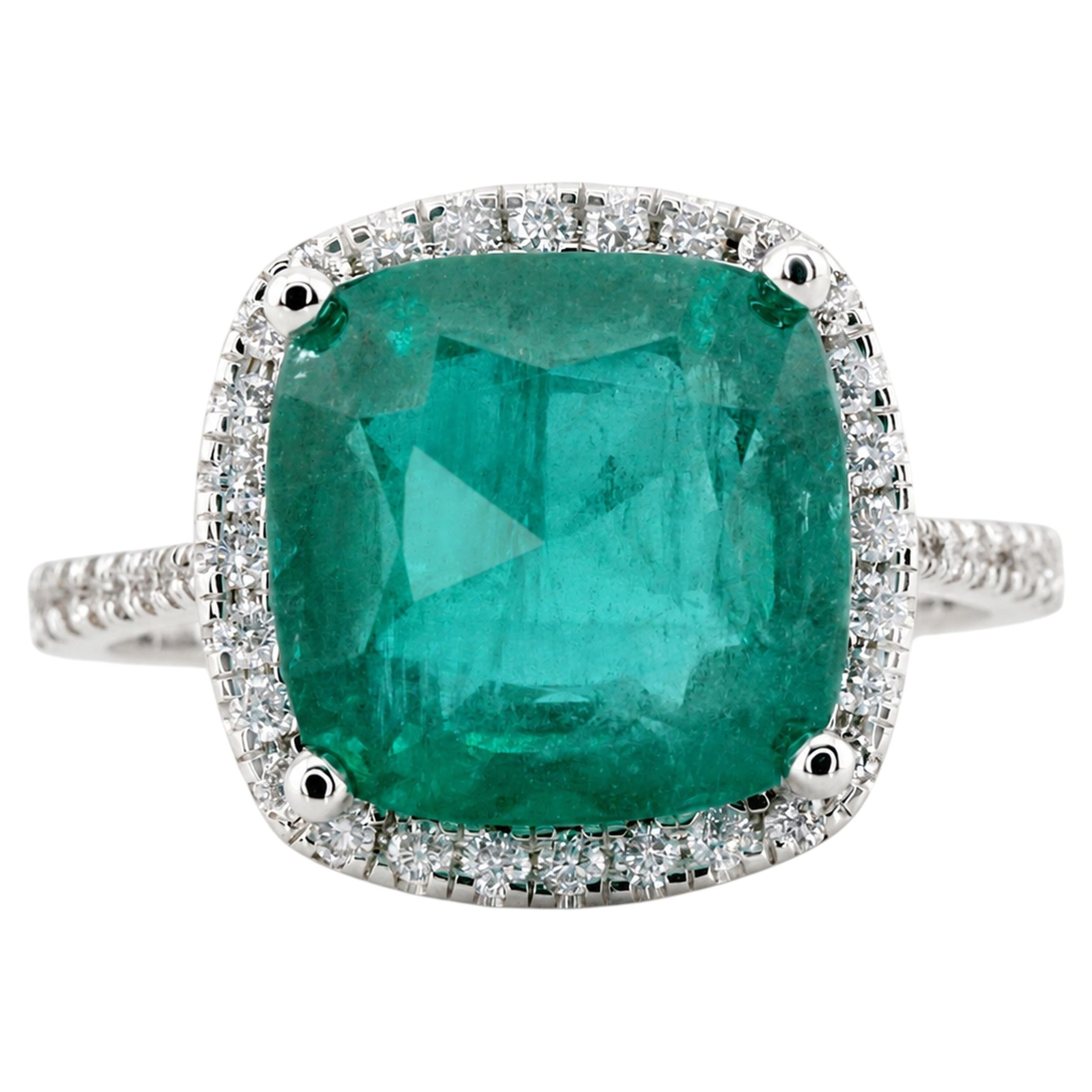 IGI 7.94 Ct Cushion Cut Deep Green Natural Emerald 14K White Gold Ring For Sale