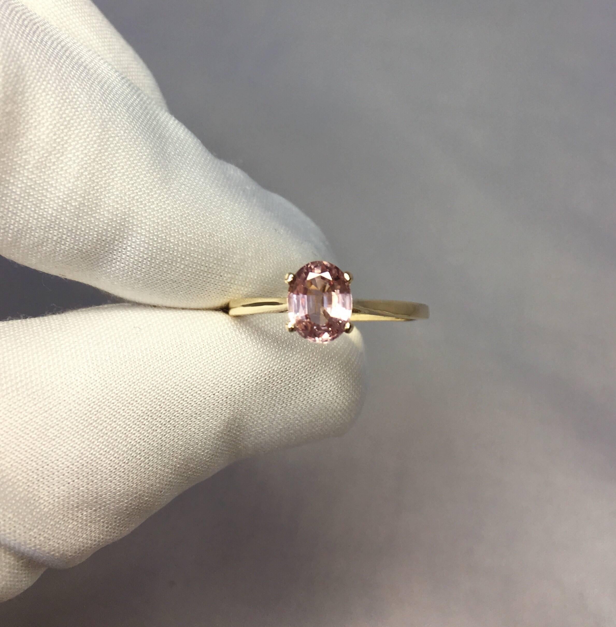 IGI Antwerp Certified Untreated Ceylon Pink Orange Sapphire Solitaire Gold Ring In New Condition In Birmingham, GB