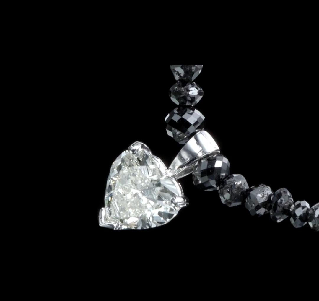 IGI Certified 1.50 Ct Heart Shape Diamond Necklace with 20 Carat Black Diamonds In New Condition For Sale In New York, NY