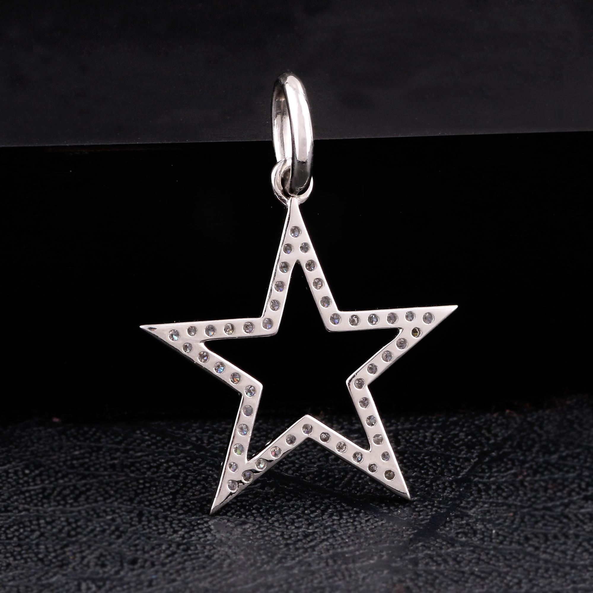 Modern IGI Certified 0.270 Carat Natural Diamond 'SI/H-I' 14k Gold Star Pendant For Sale