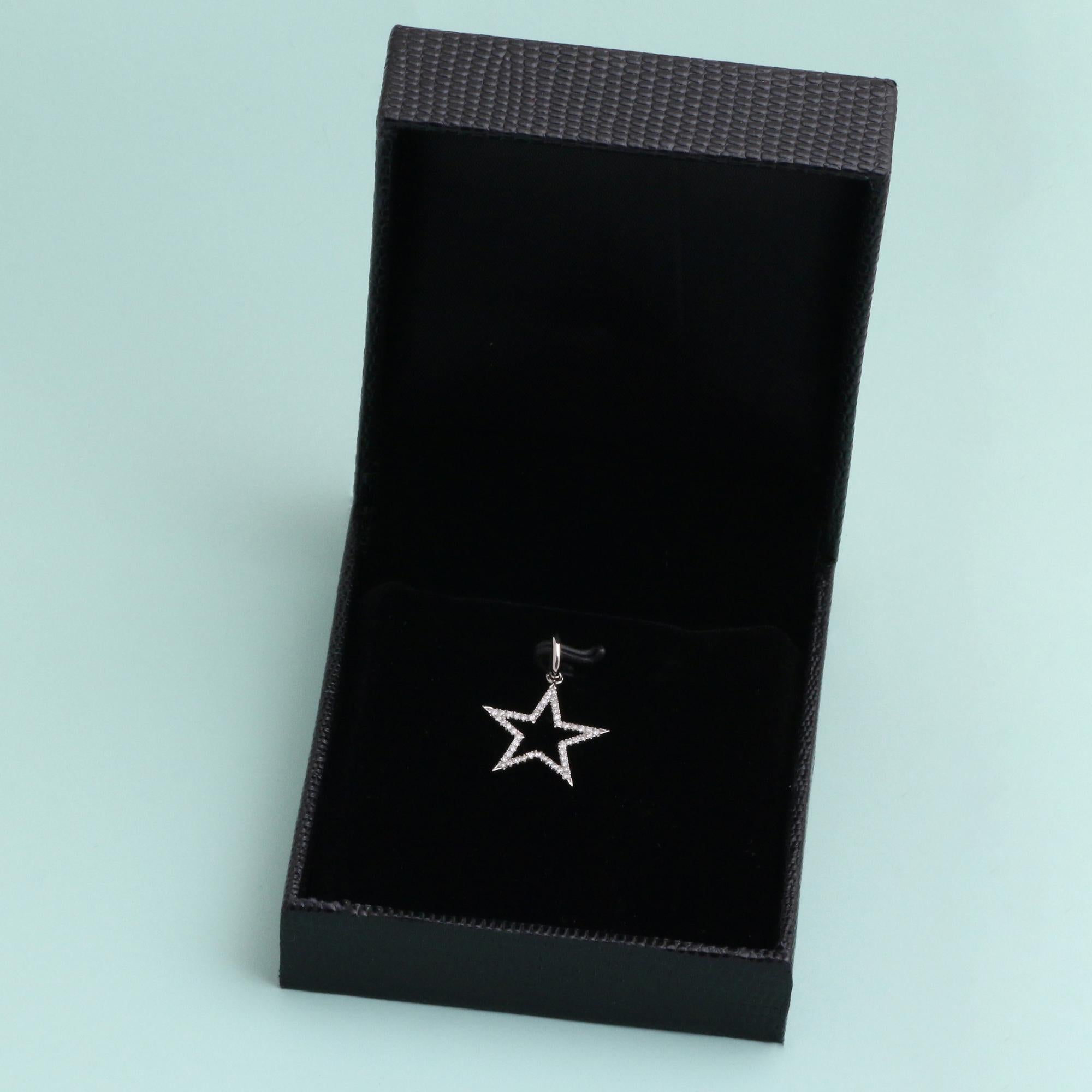 Women's IGI Certified 0.270 Carat Natural Diamond 'SI/H-I' 14k Gold Star Pendant For Sale