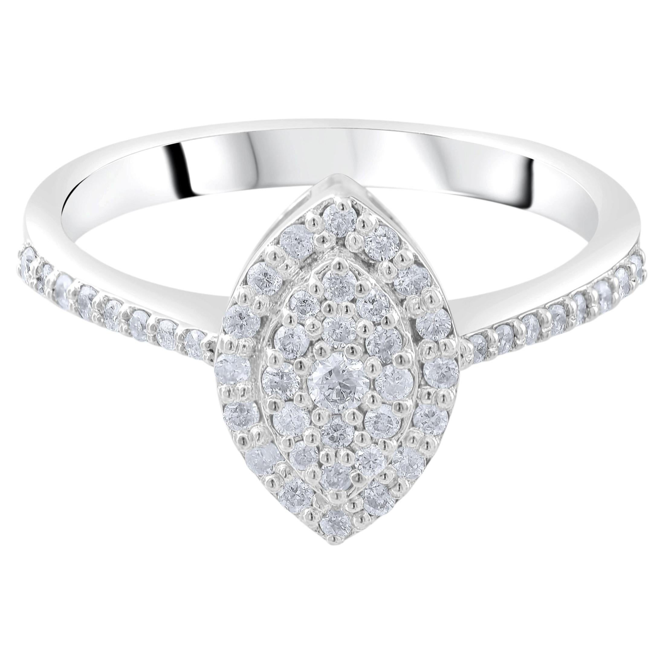 Bague classique imposante en or 14 carats sertie d'un diamant naturel de 0,35 carat certifié IGI en vente