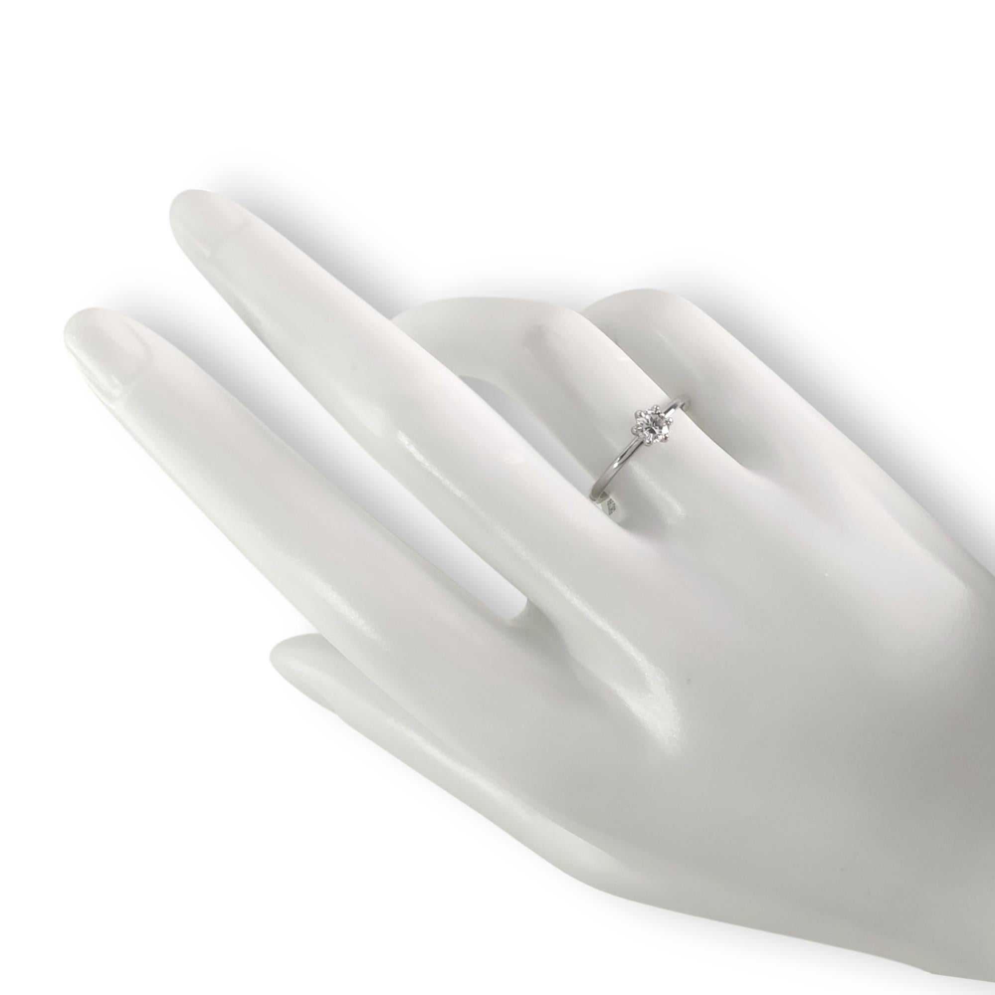 Contemporary IGI Certified 0.35ct Natural Diamond Engagement Ring in 18K White Gold, E-F VS2 For Sale
