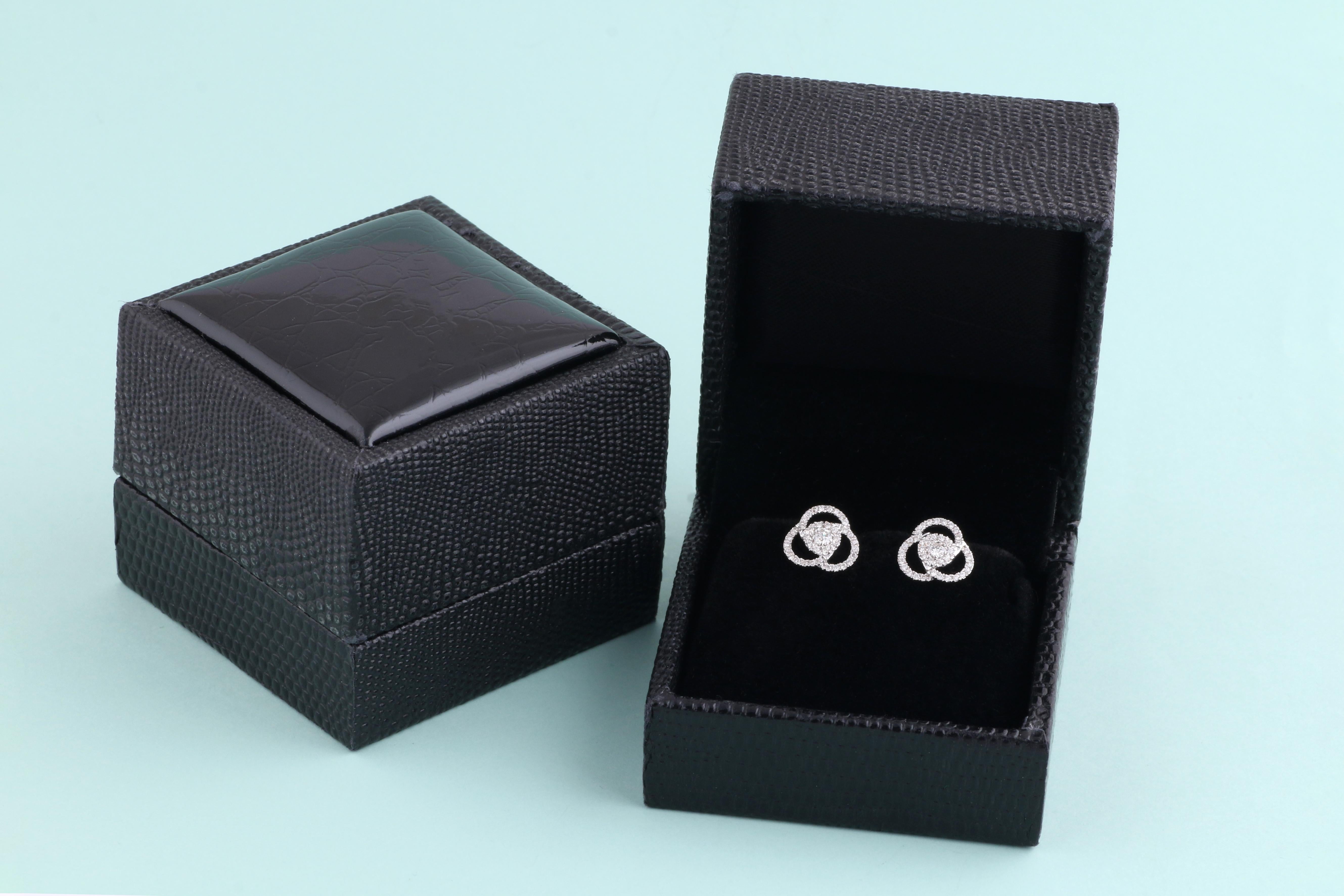 Boucles d'oreilles en or blanc 14 carats avec diamants naturels certifiés IGI de 0,397 carat « SI/H-I » Pour femmes en vente