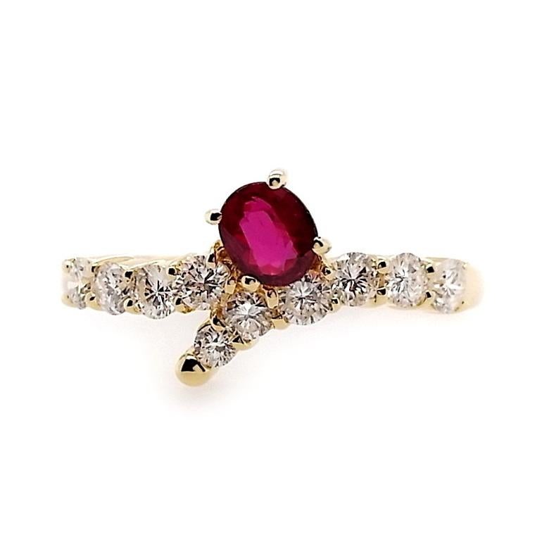 IGI Certified 0.39ct Natural Ruby and 0.47ct Diamonds 18k Yellow Gold Ring In New Condition For Sale In Hong Kong, HK