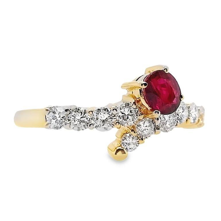 IGI Certified 0.39ct Natural Ruby and 0.47ct Diamonds 18k Yellow Gold Ring For Sale 1