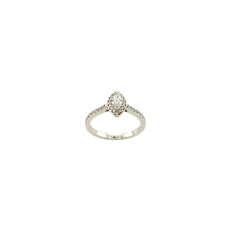 Anello con diamante marquise certificato IGI da 0,40 carati in oro bianco 18 carati