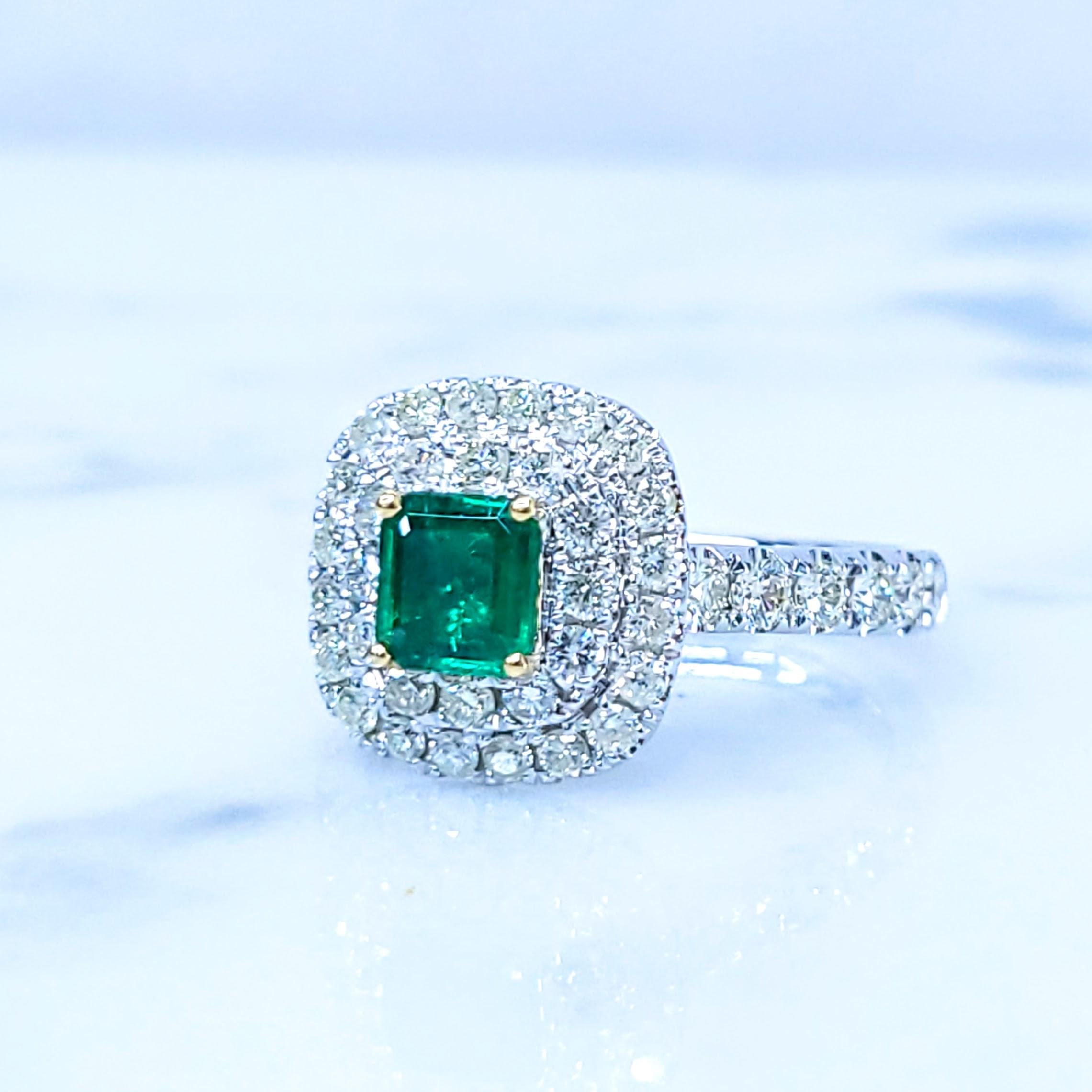 IGI-zertifizierter 0,42 Karat kolumbianischer Smaragd- und Diamantring aus 18 Karat Weißgold mit Diamanten Damen im Angebot