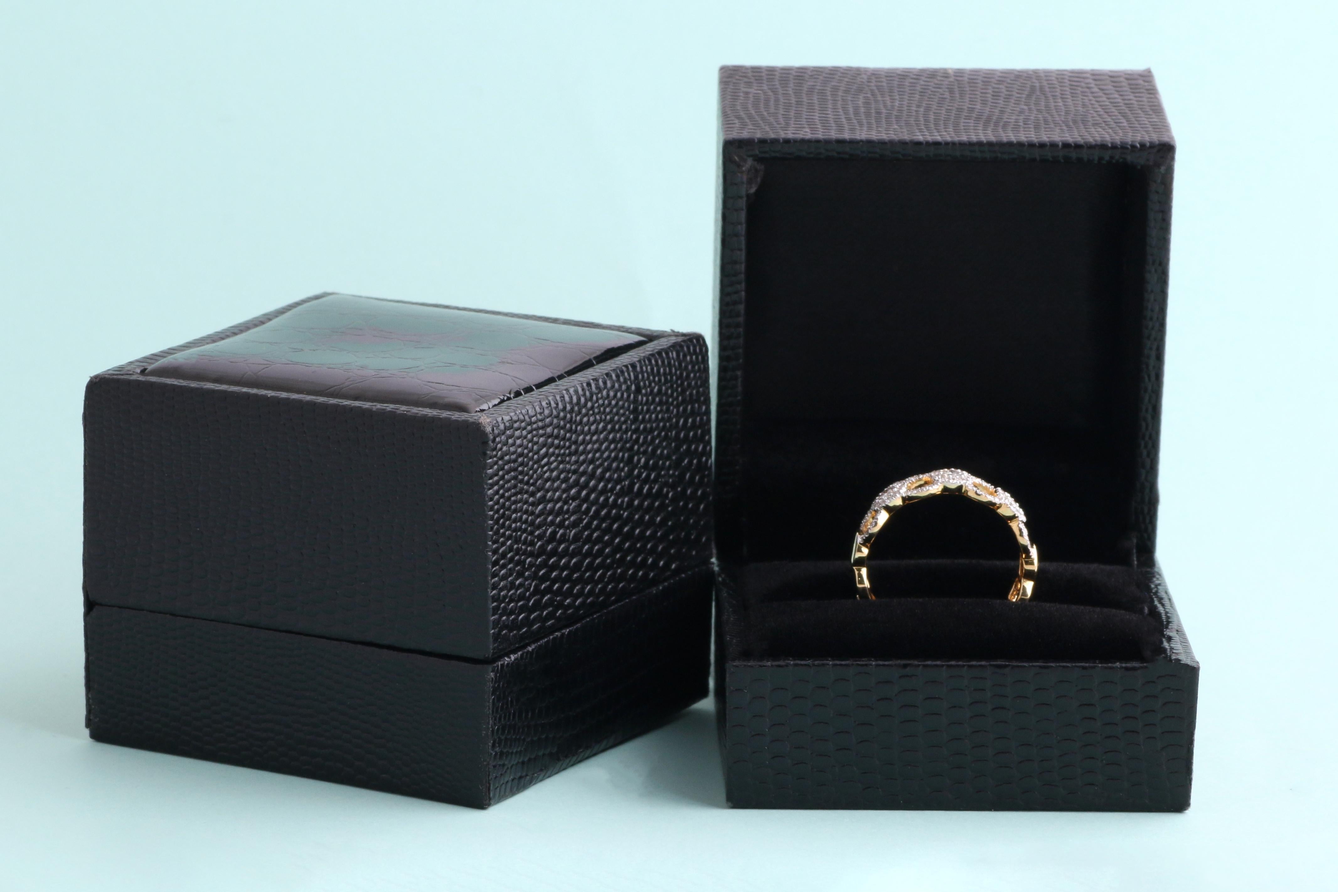 Brilliant Cut IGI Certified 0.45 Carat Natural Diamond 'SI/G-H' 14K Yellow Gold Wedding Ring For Sale